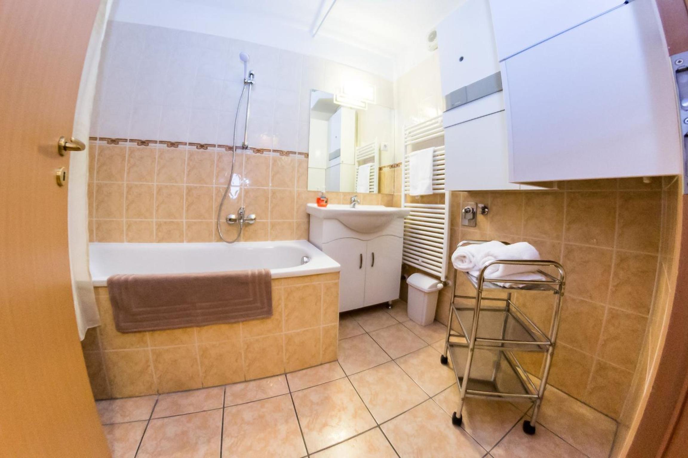 Arpad Bridge Apartments