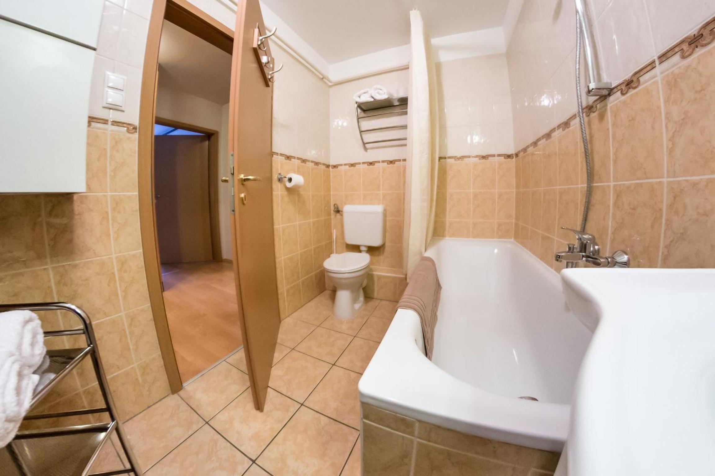 Arpad Bridge Apartments
