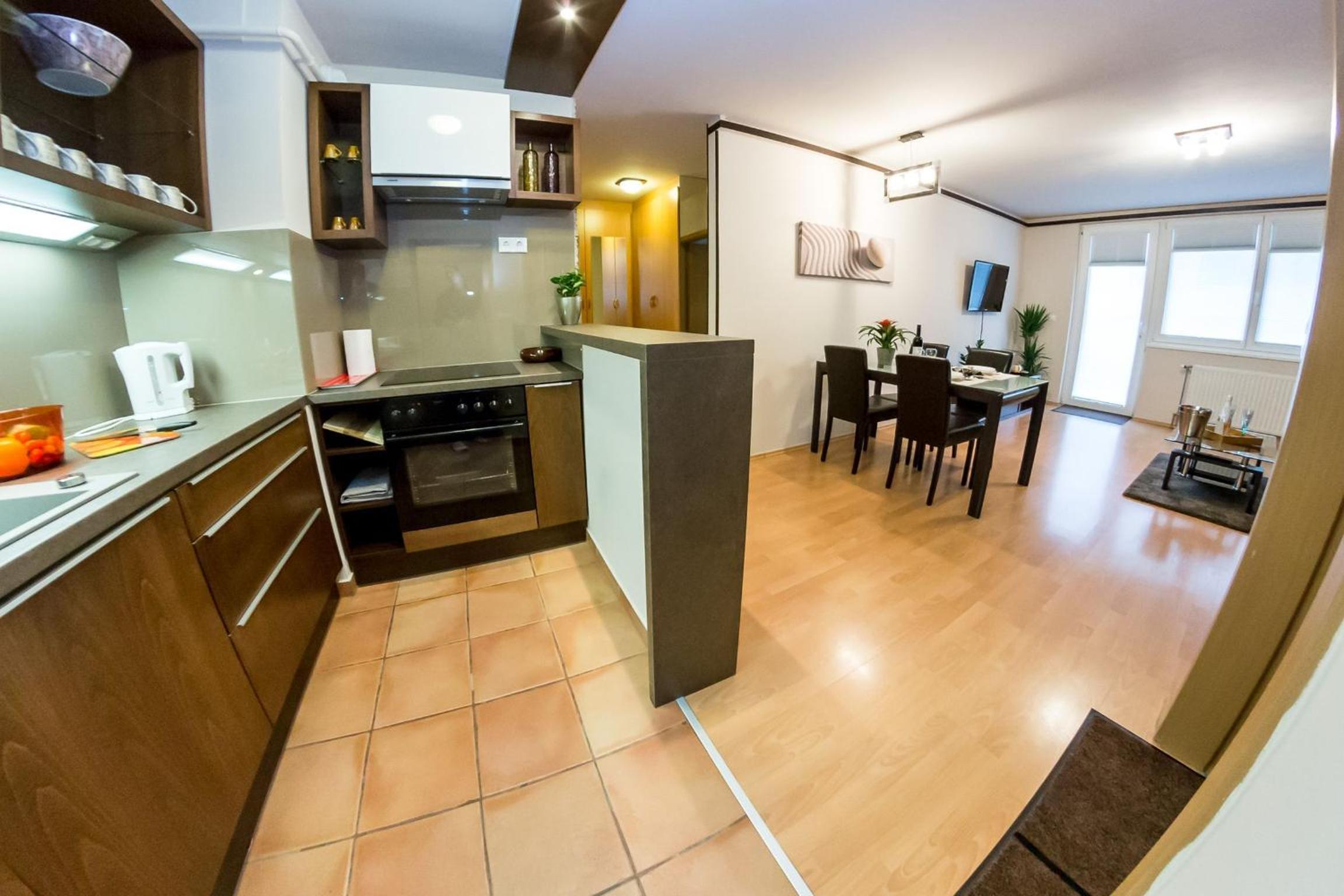 Arpad Bridge Apartments