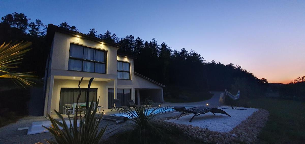 Gites Veyrieres - Property Image 13