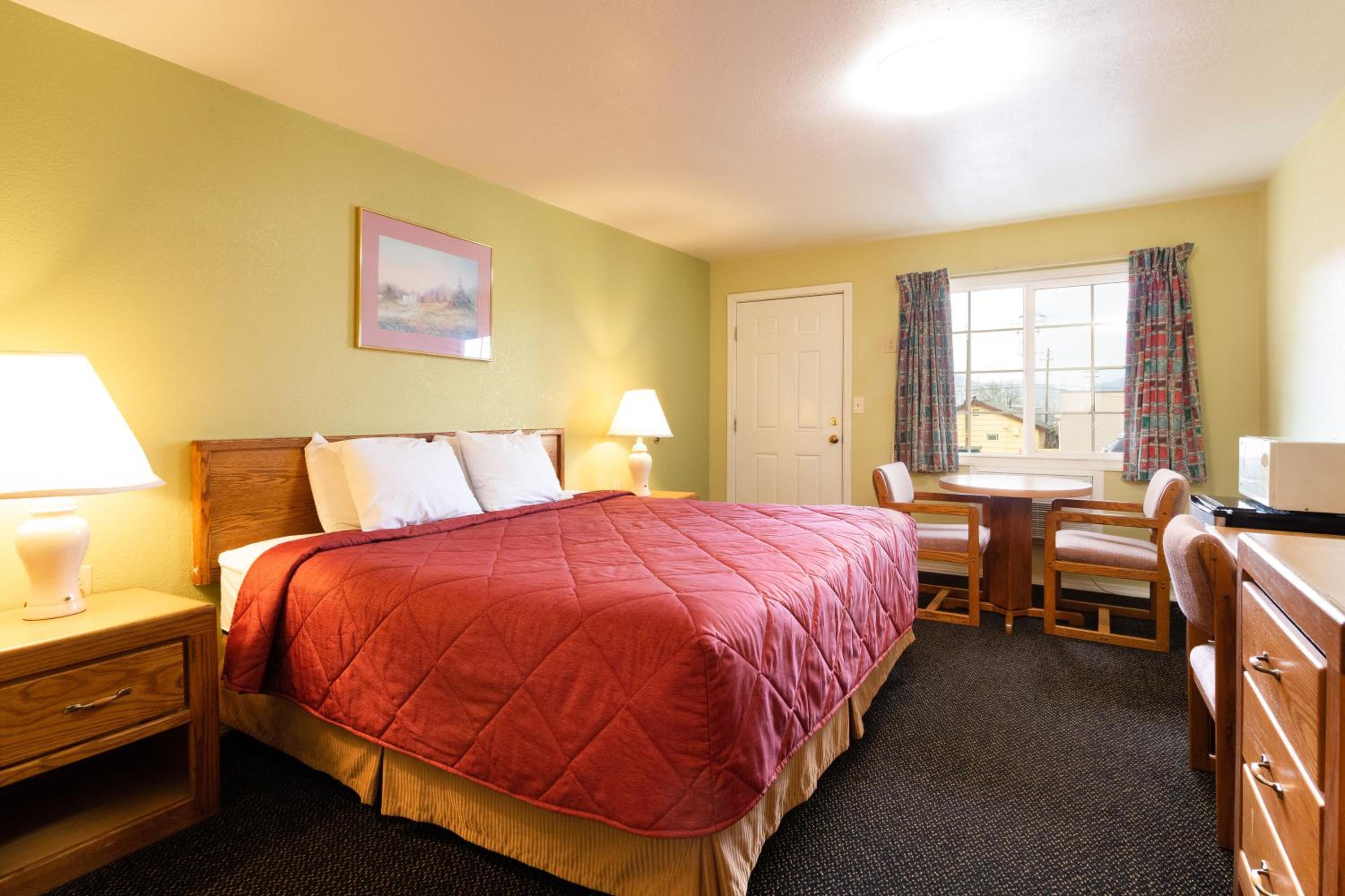Roseburg Inn view 2