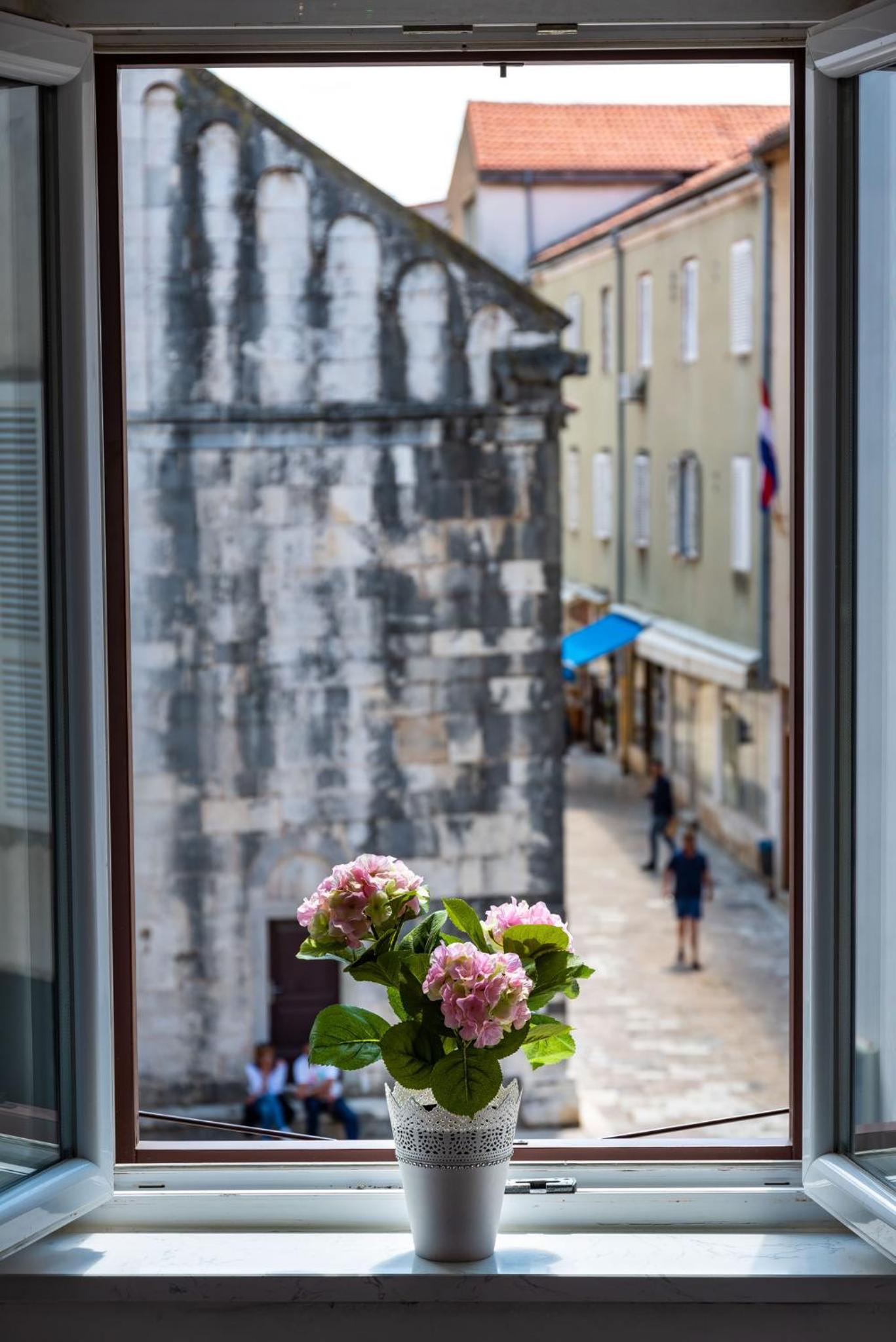 Luxury rooms Zadar old town view 4