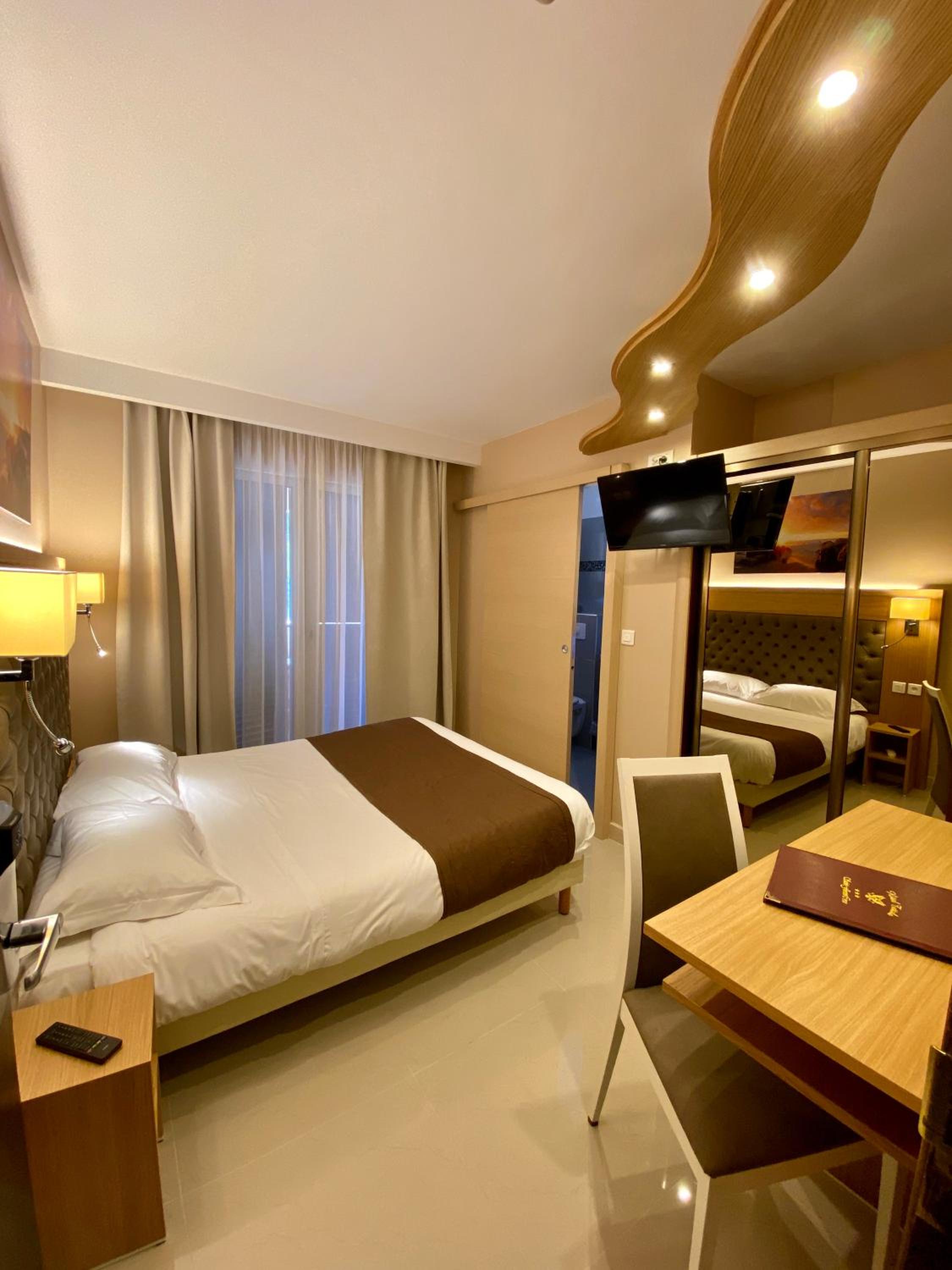 hotel room