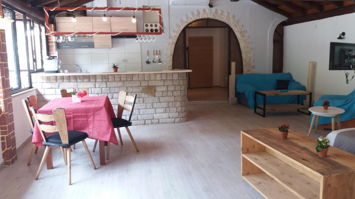 Sun's Gift Mega Studio photo 4