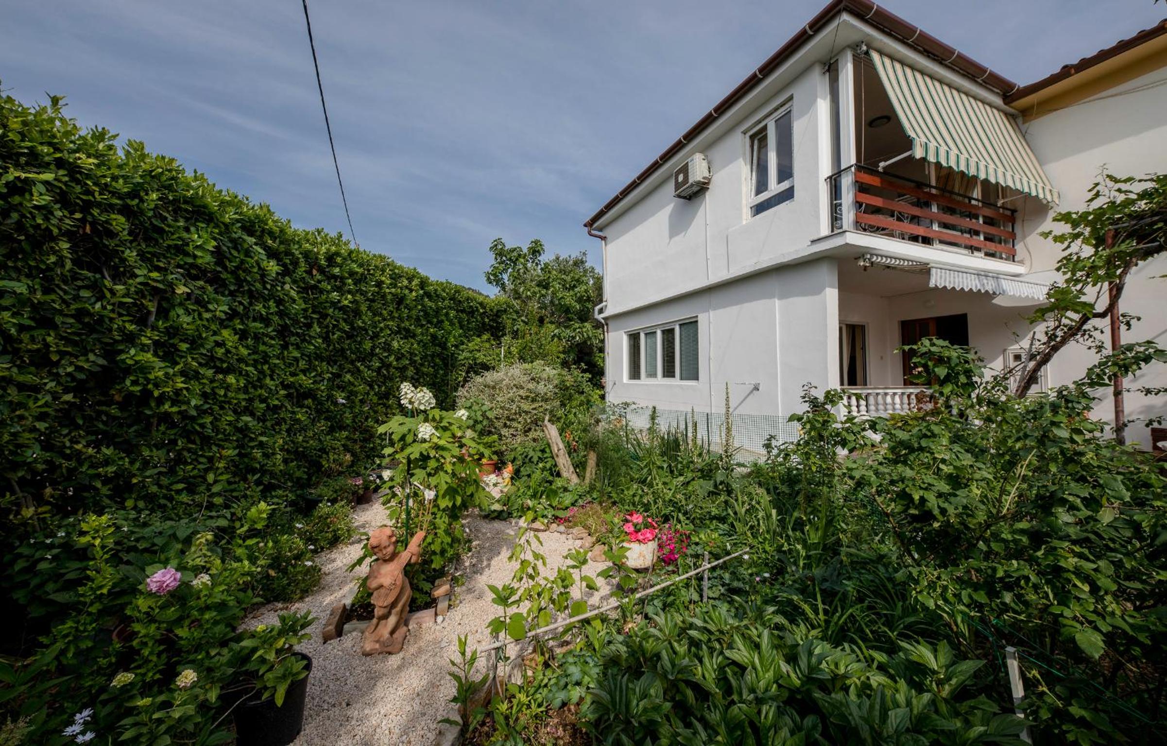 Apartments Debelić view 3