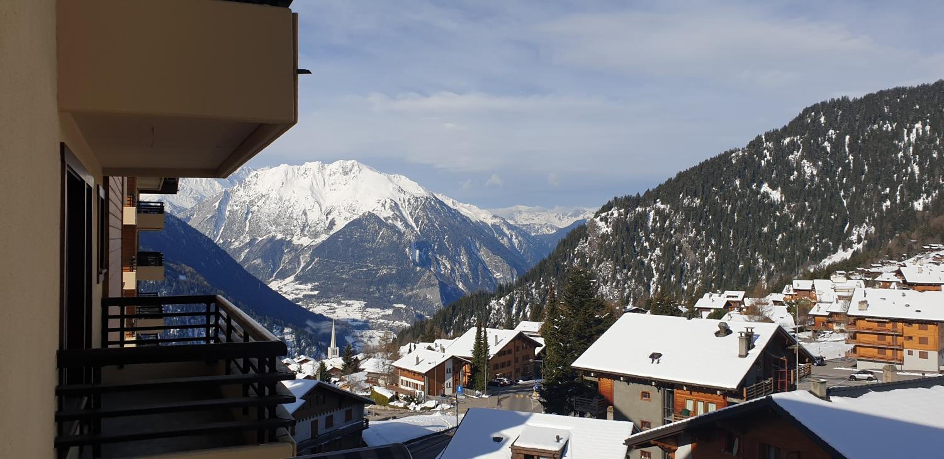 Premium Jacuzzi Central Verbier Studio, High Floor view 4