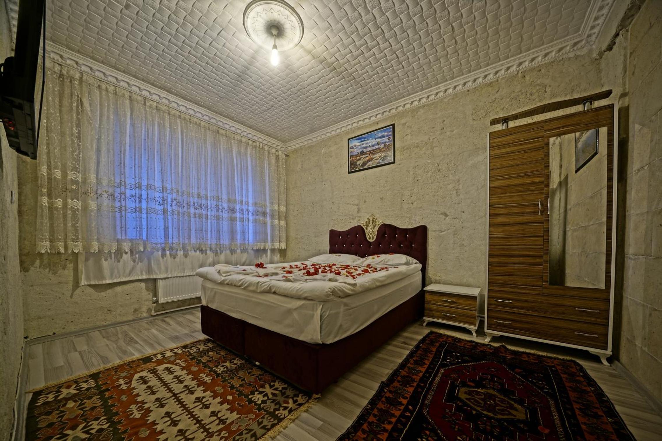 Epoch Stone House - Image 38