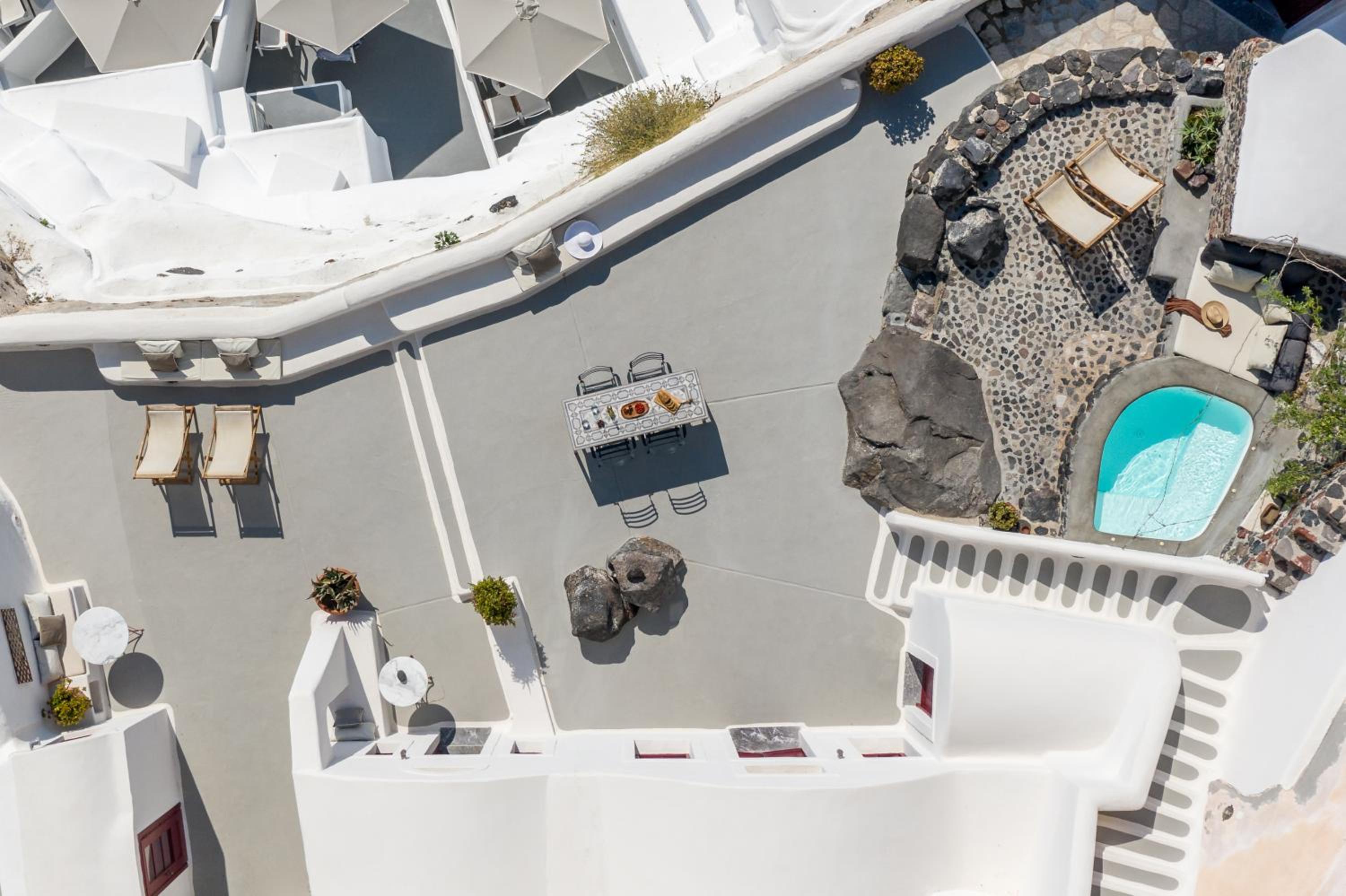 Parathira cave houses oia by cycladica photo 2