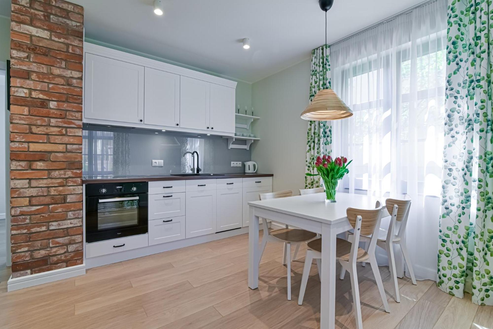 Villa Allegra Apartamenty z ogrodem i salą zabaw ,darmowy parking i leżaki, 5minut do morza
