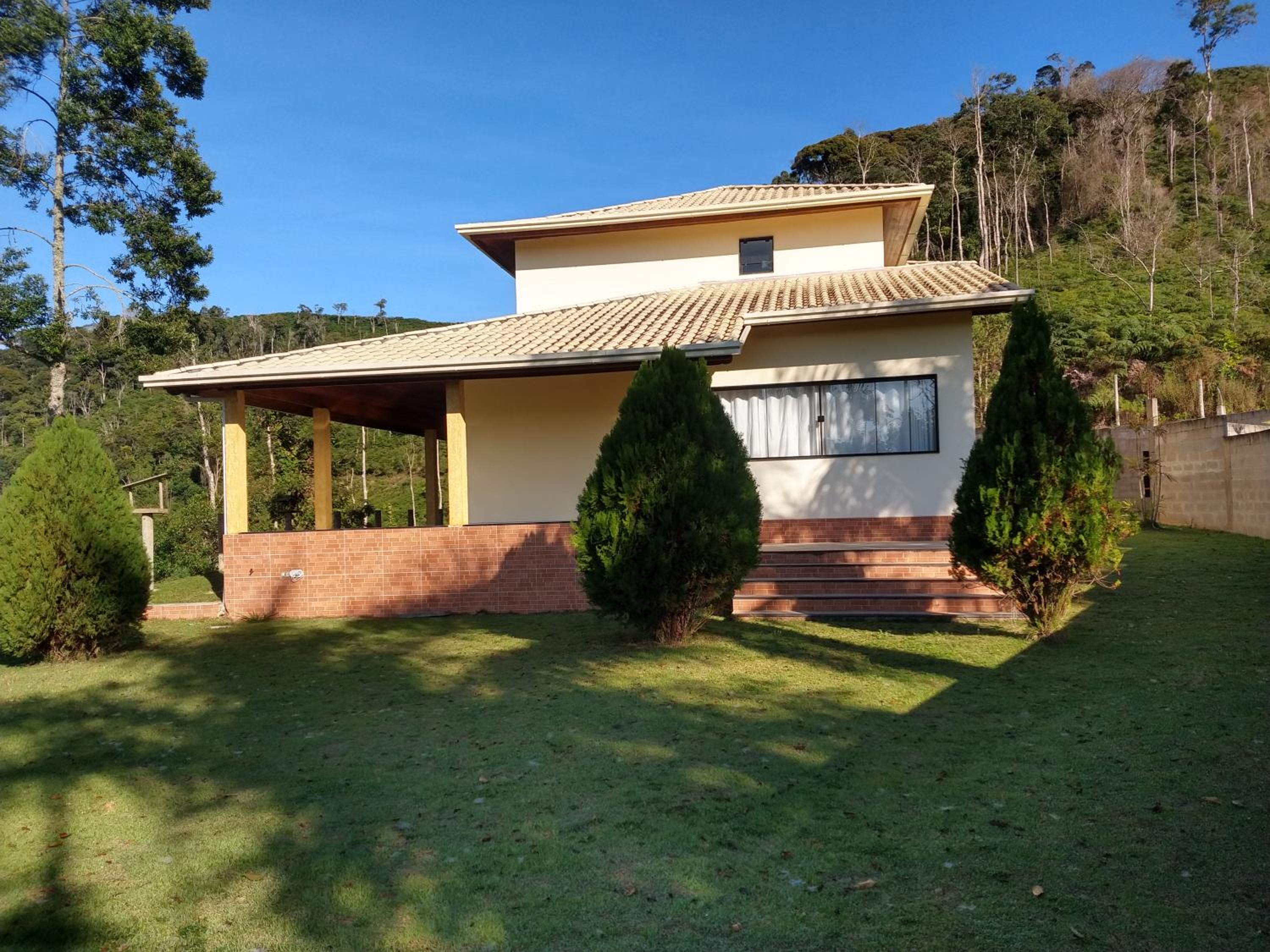 Região de Pedra Azul casa Amarela