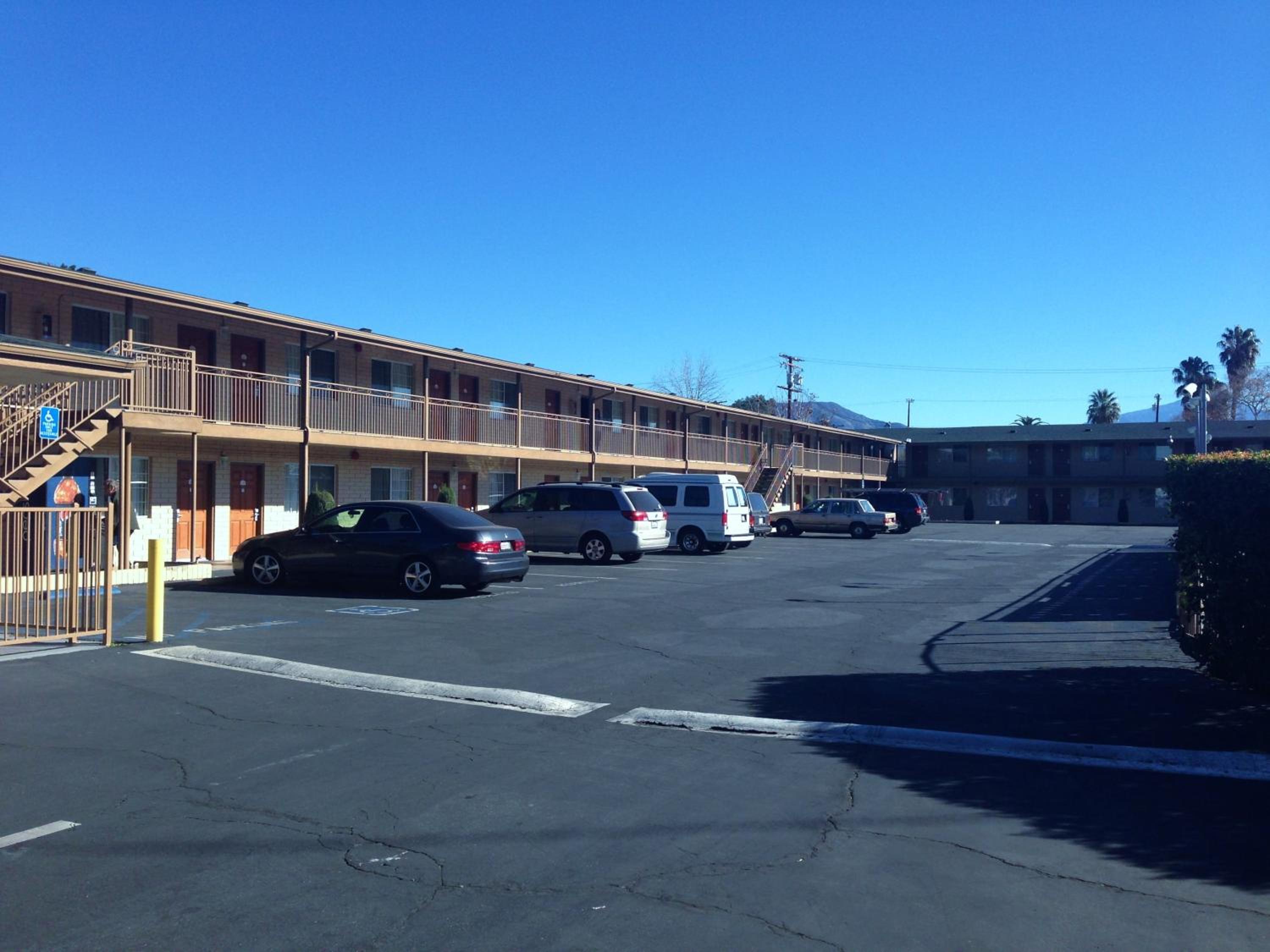 Downtown Motel 7 view 3