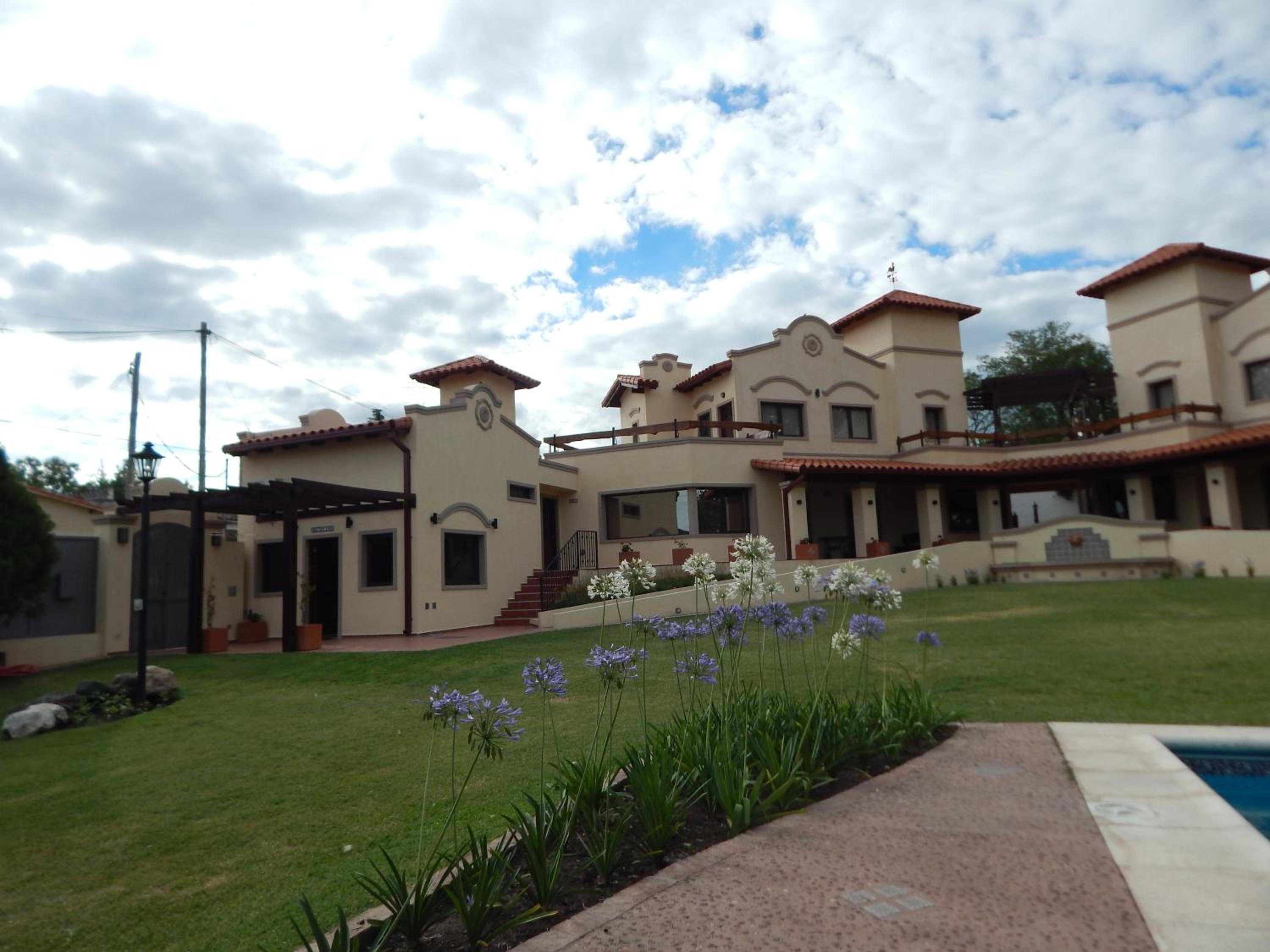 Raices del Carolino - Suites de Altagracia