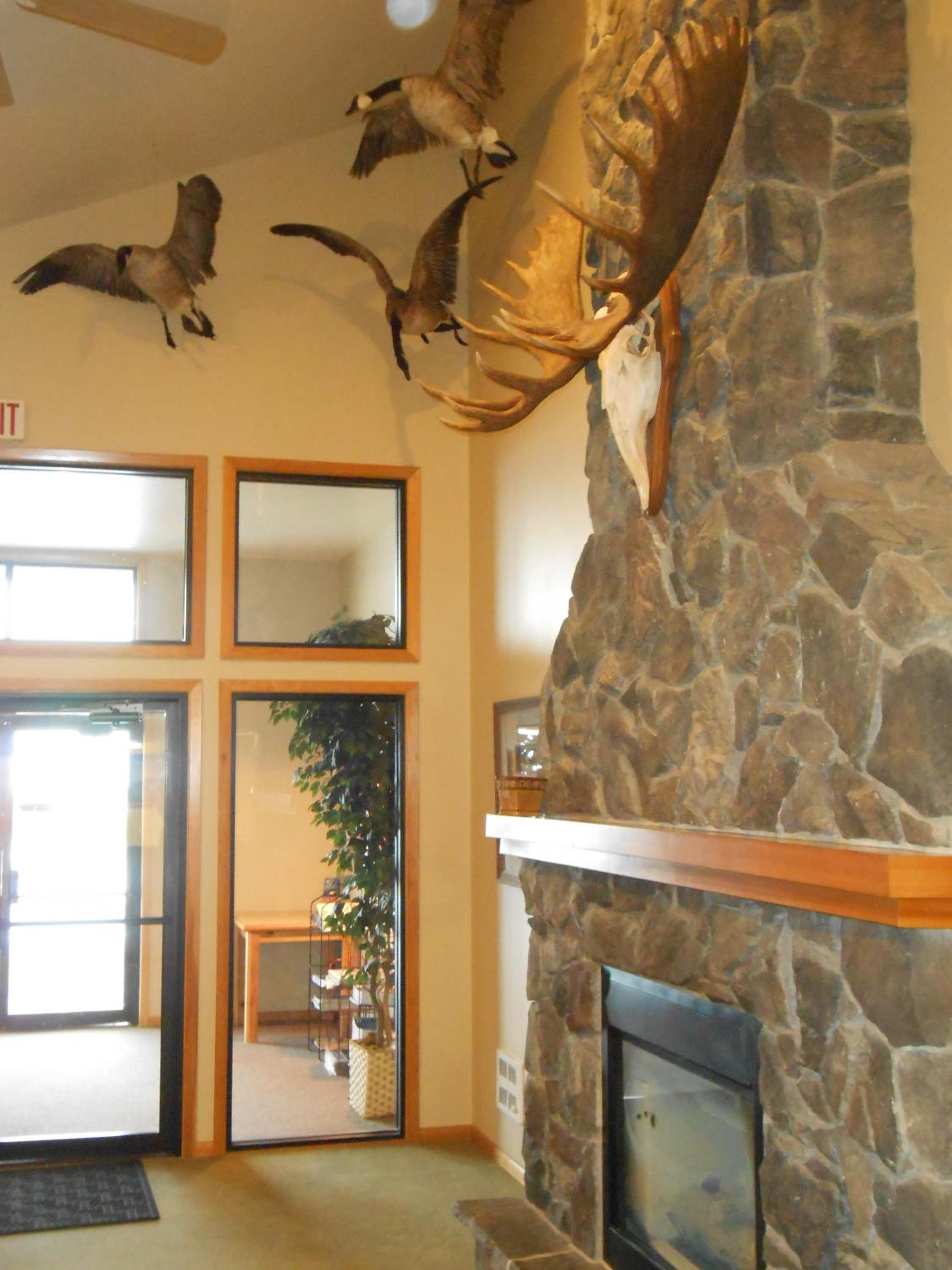 Ninepipes Lodge