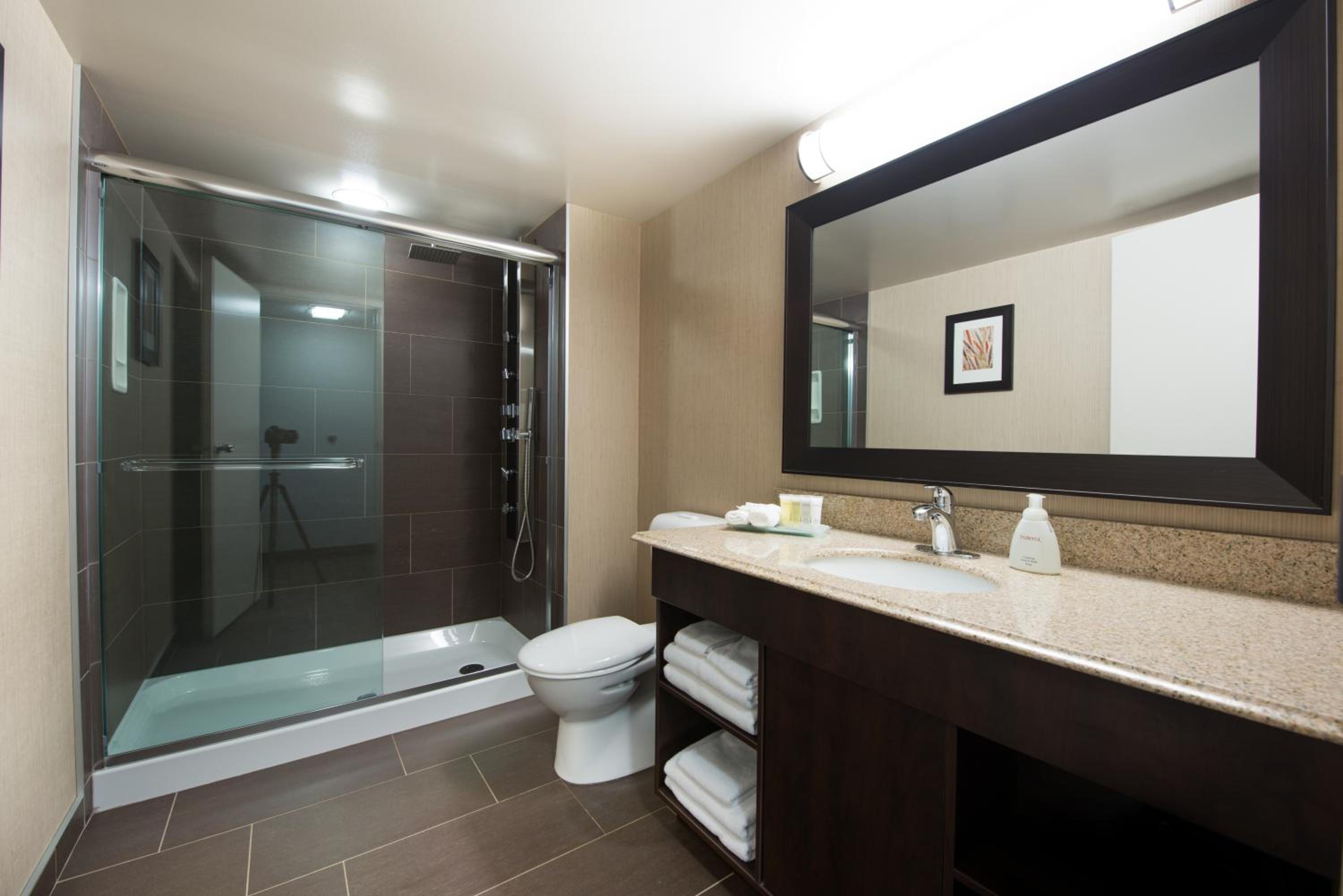 Brandon Vacations - Victoria Inn Hotel  Convention Centre Brandon - Property Image 9