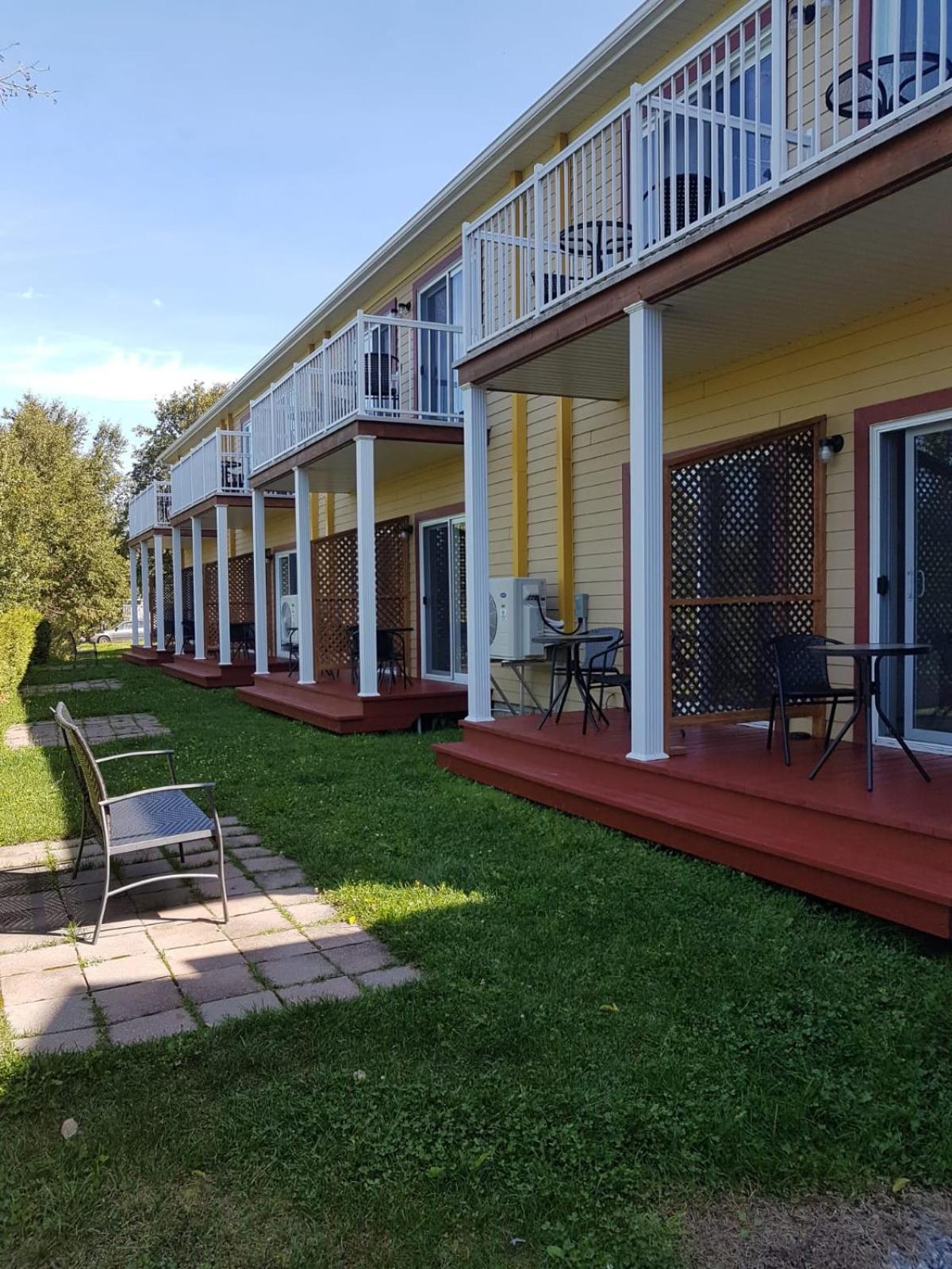 Motel des Mariniers view 3