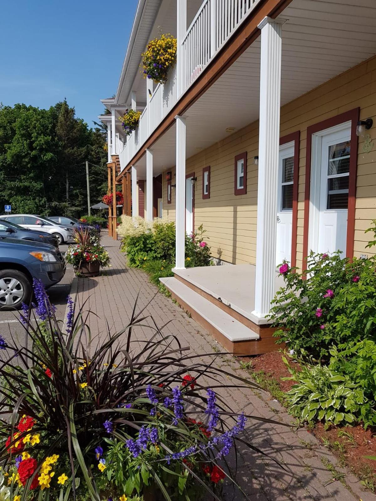 Motel des Mariniers view 2