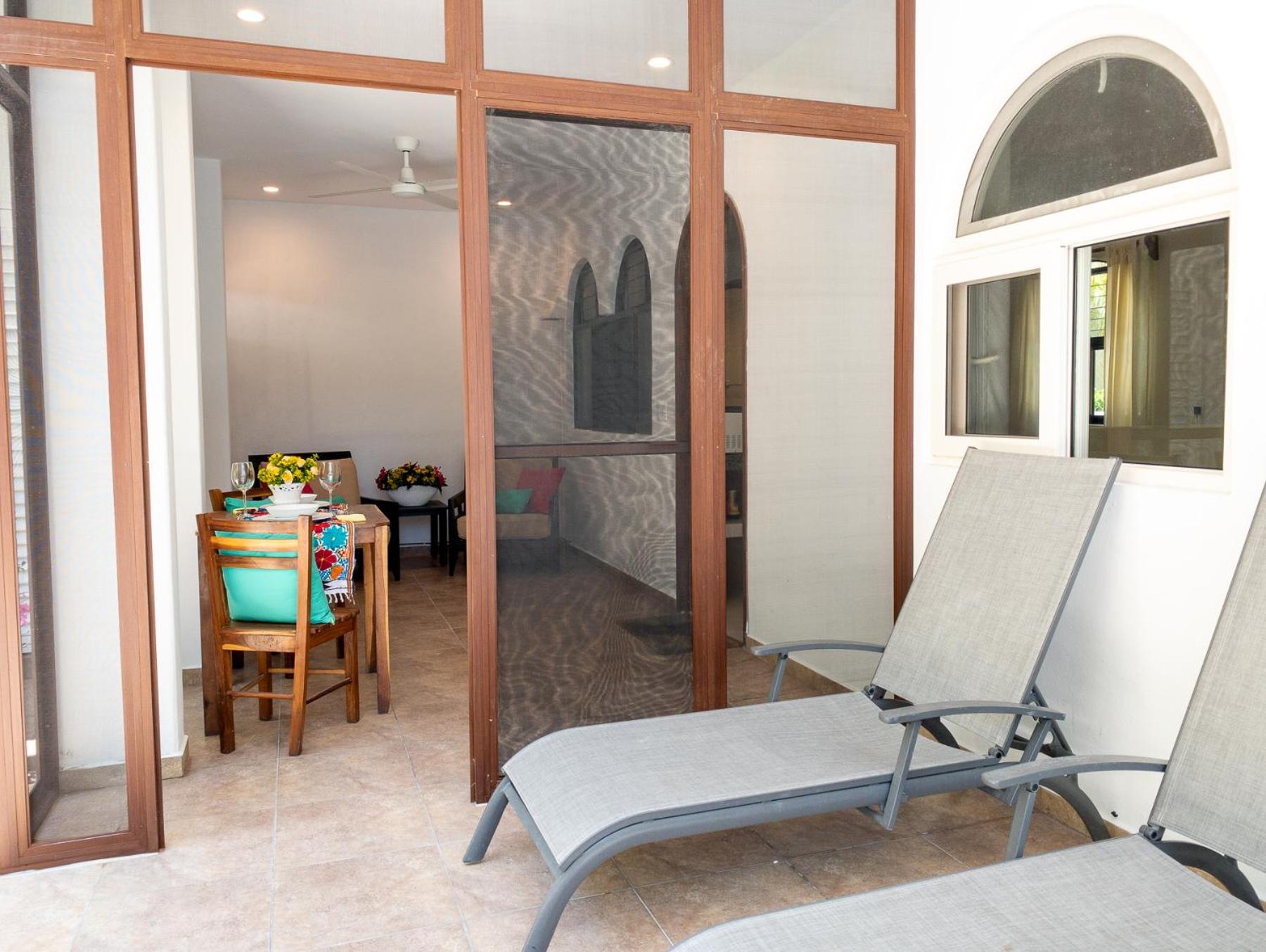 Casa Sonoma - Charming Condos Minutes from Beach & Reef