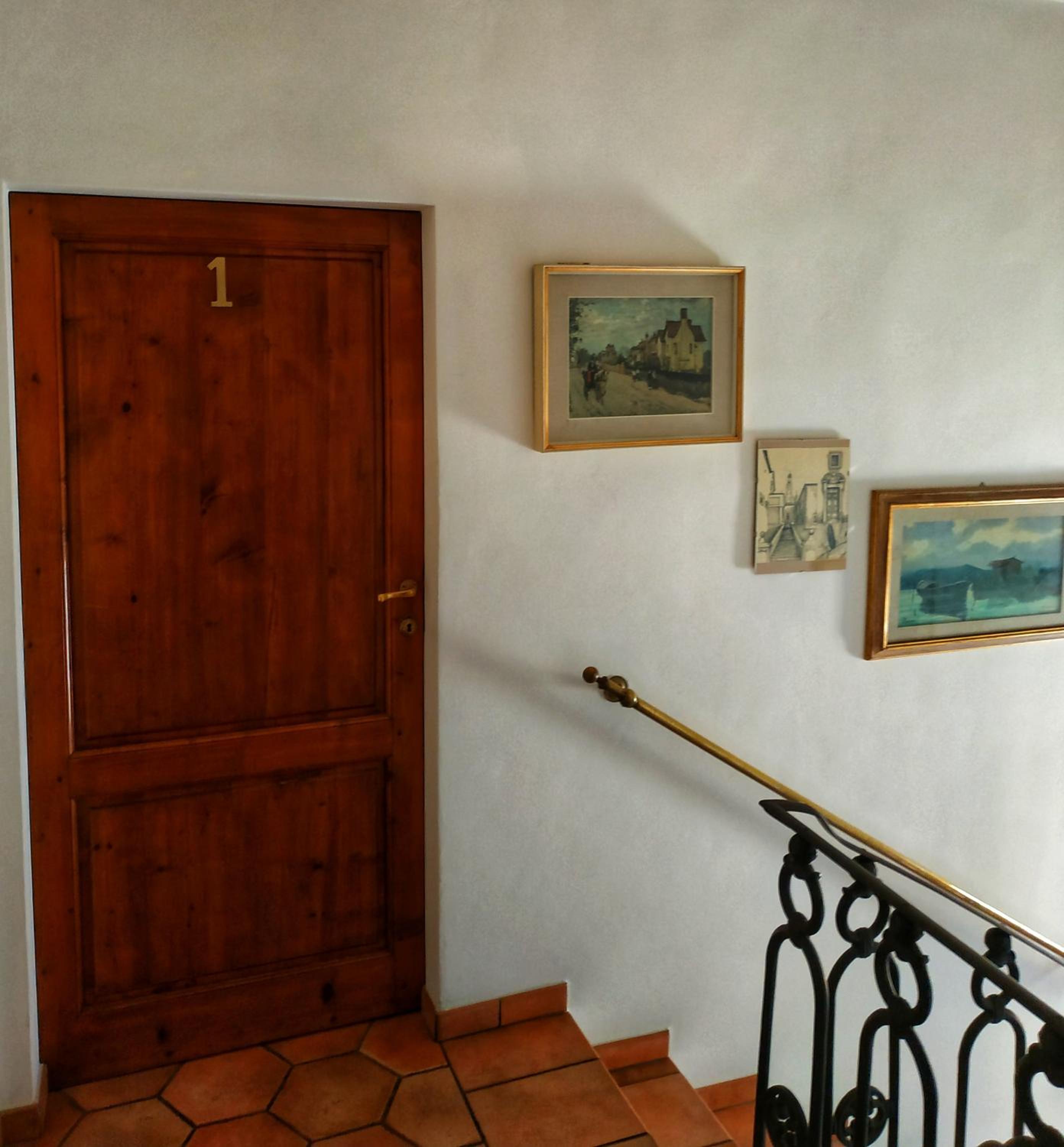 B&B 