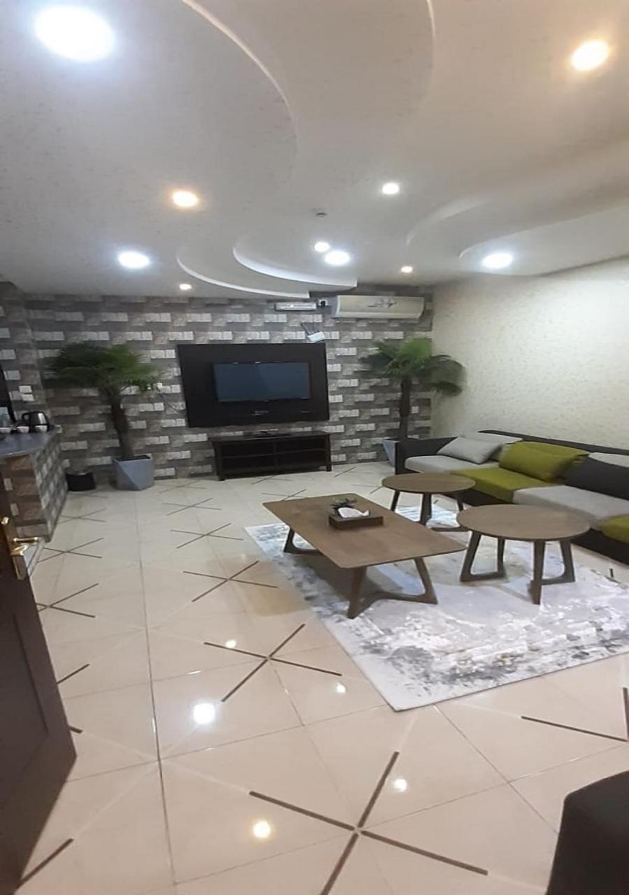 Al Dana Plaza Villas