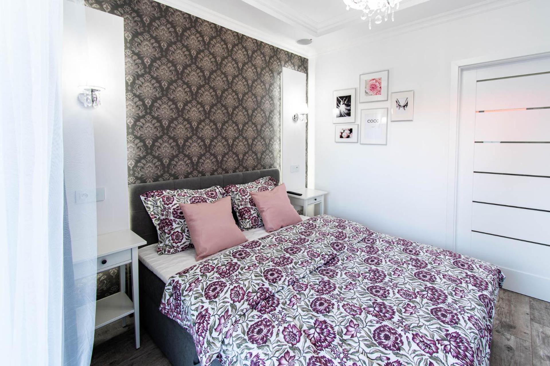Glam Apartment view 4
