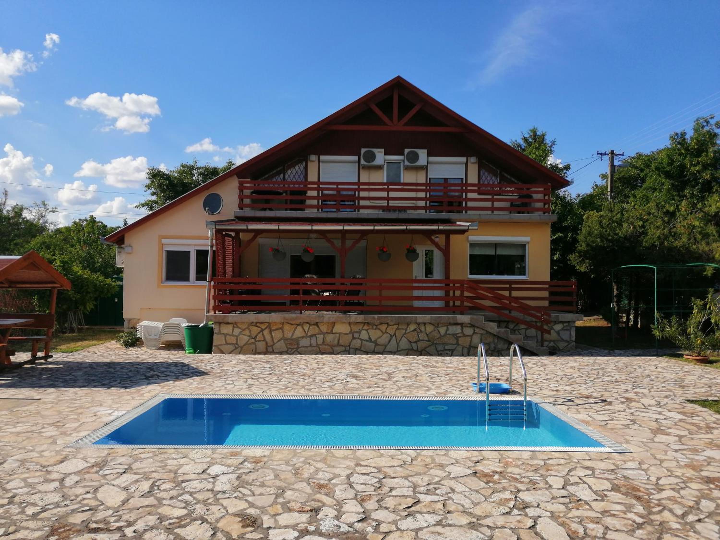 Hotel Abacus House - Image 1