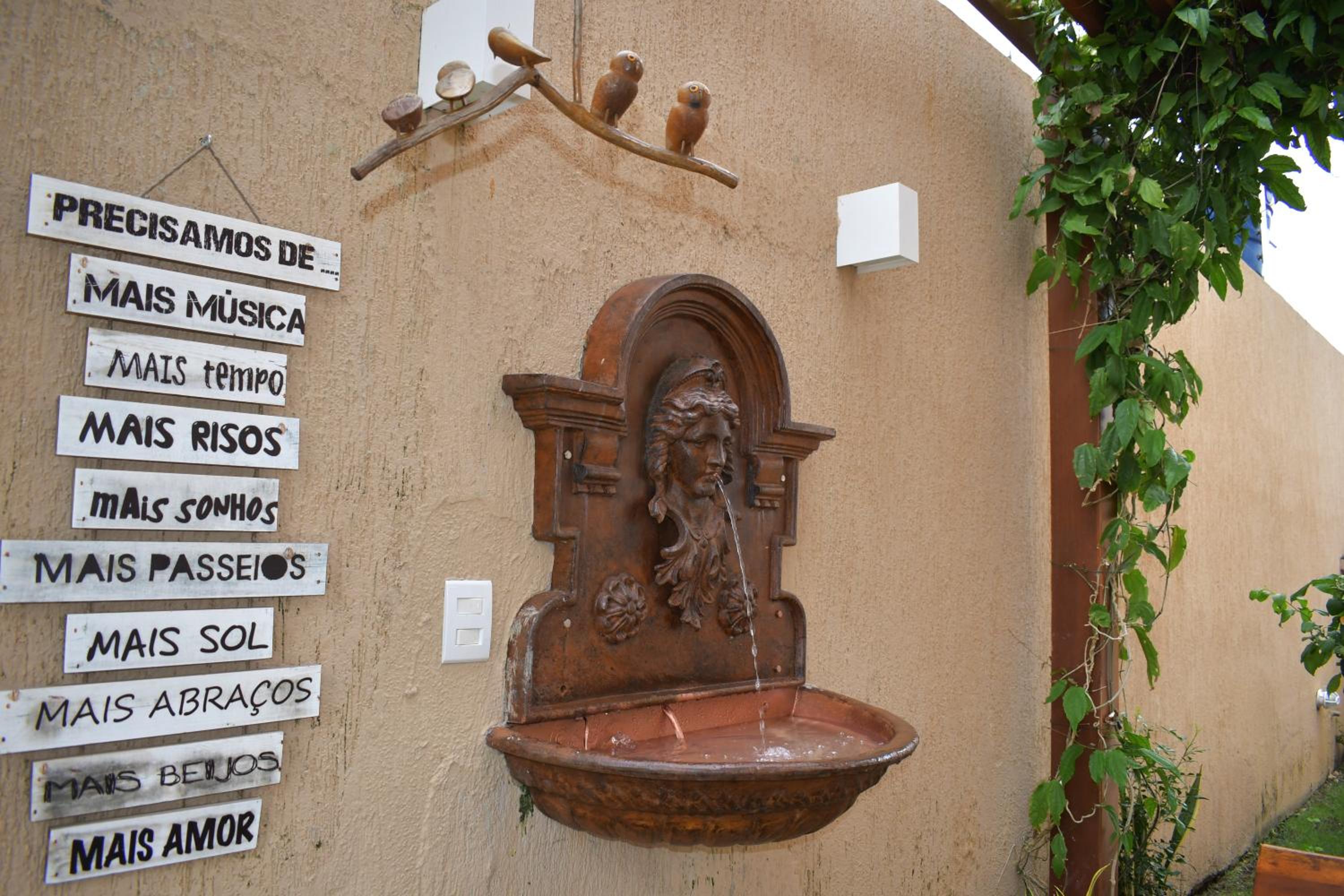 Casa Pouso das Fadas com Arrumadeira e Cozinheira Profissional