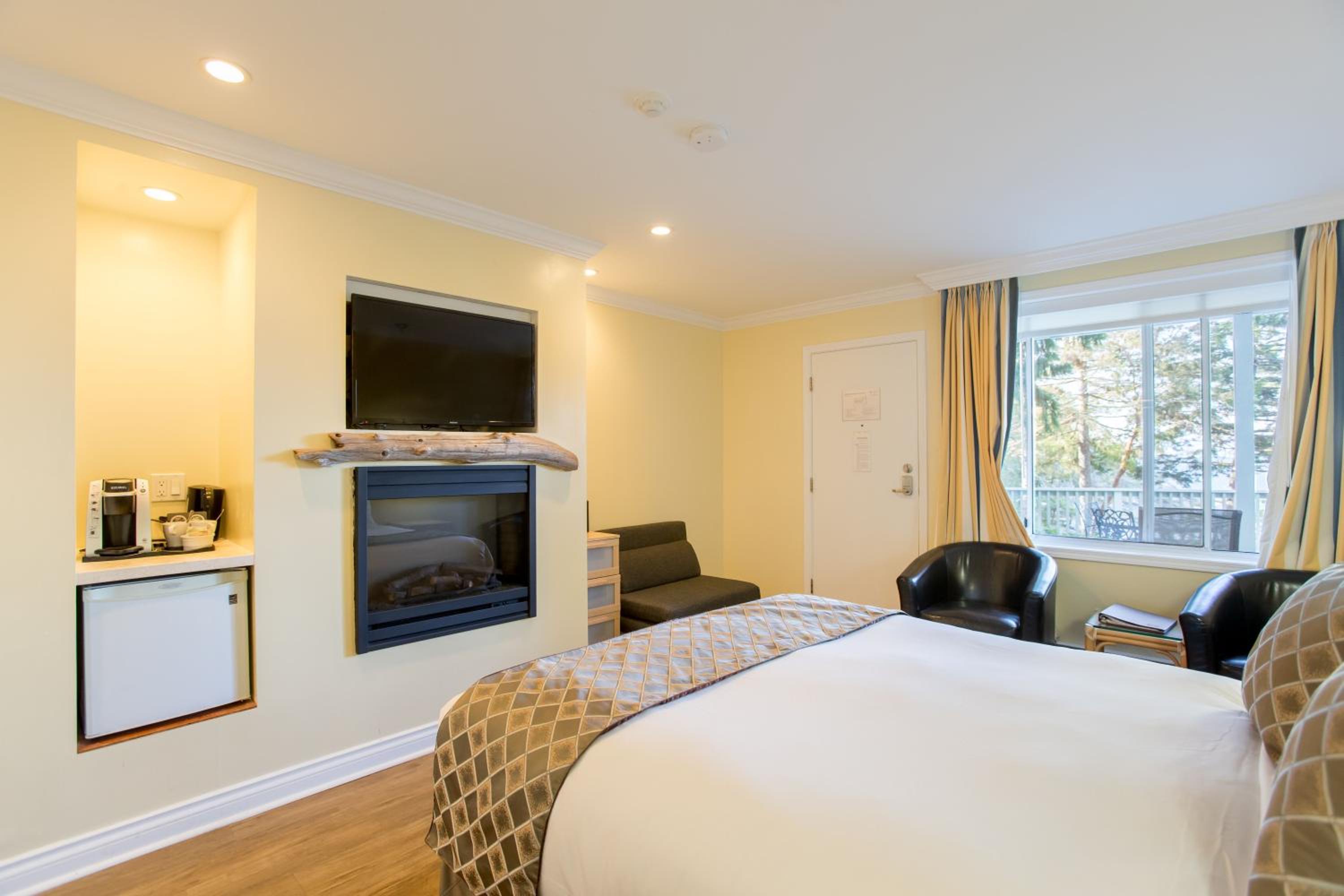 Rockwater Secret Cove Resort