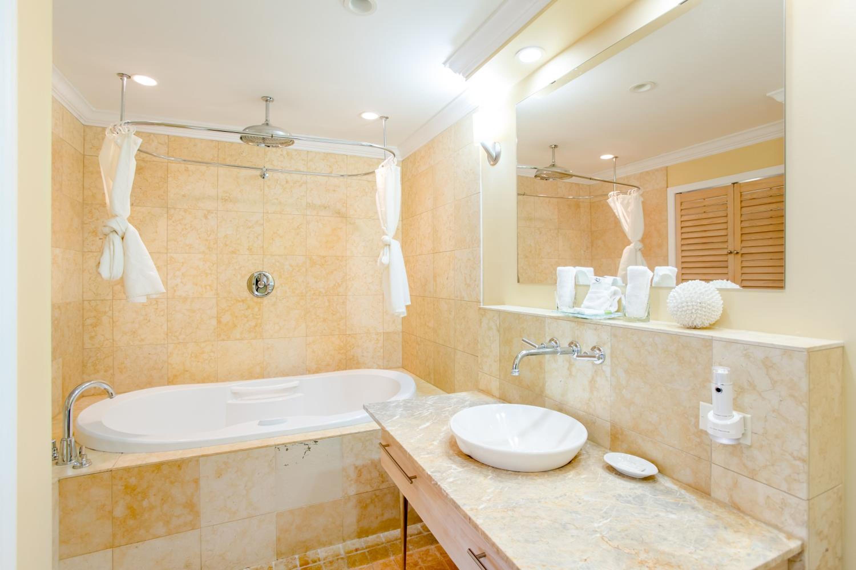 Rockwater Secret Cove Resort