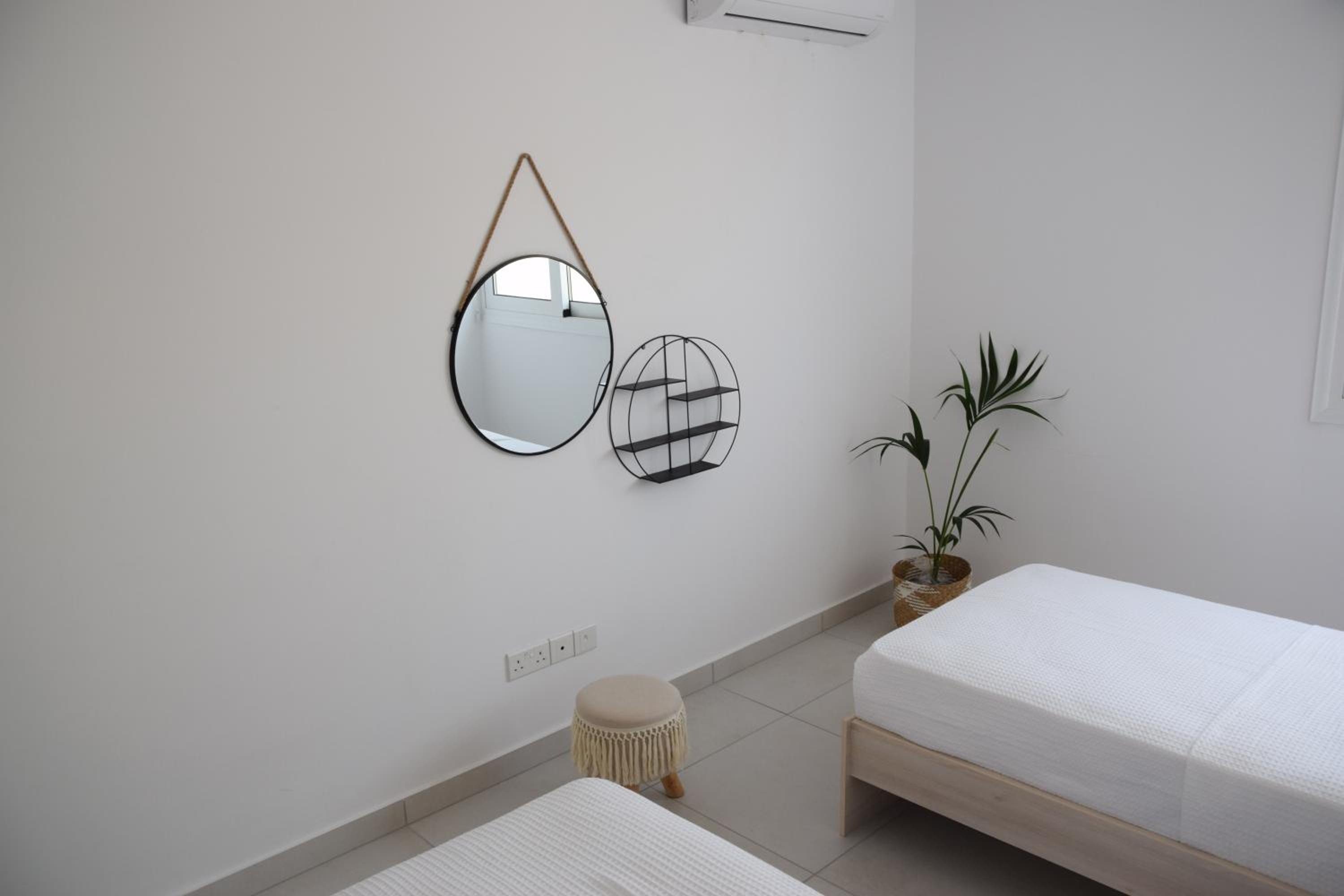 Tala Luxury apartments with pool by Raise