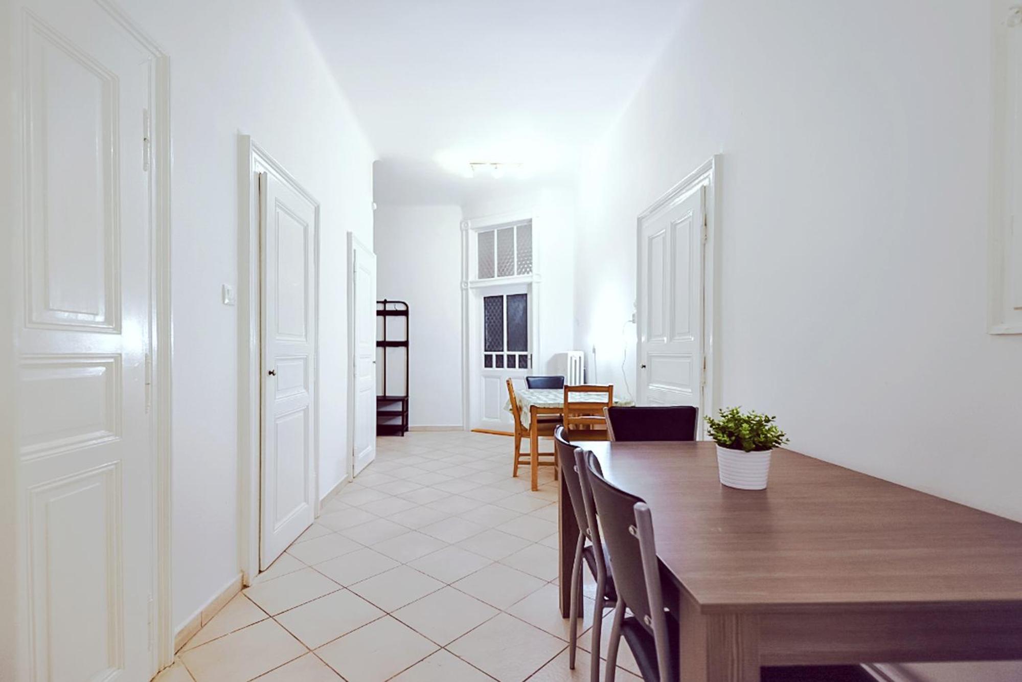 Apartments Vezenska