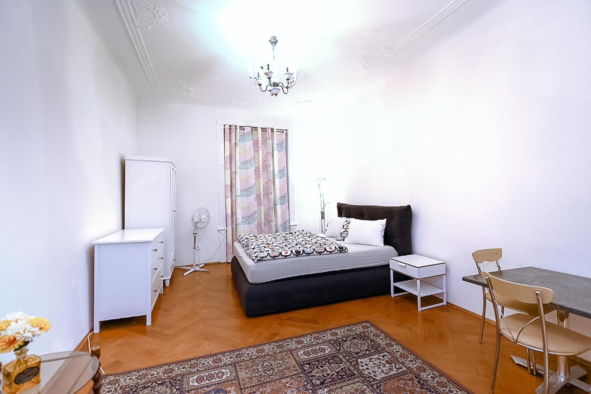 Apartments Vezenska