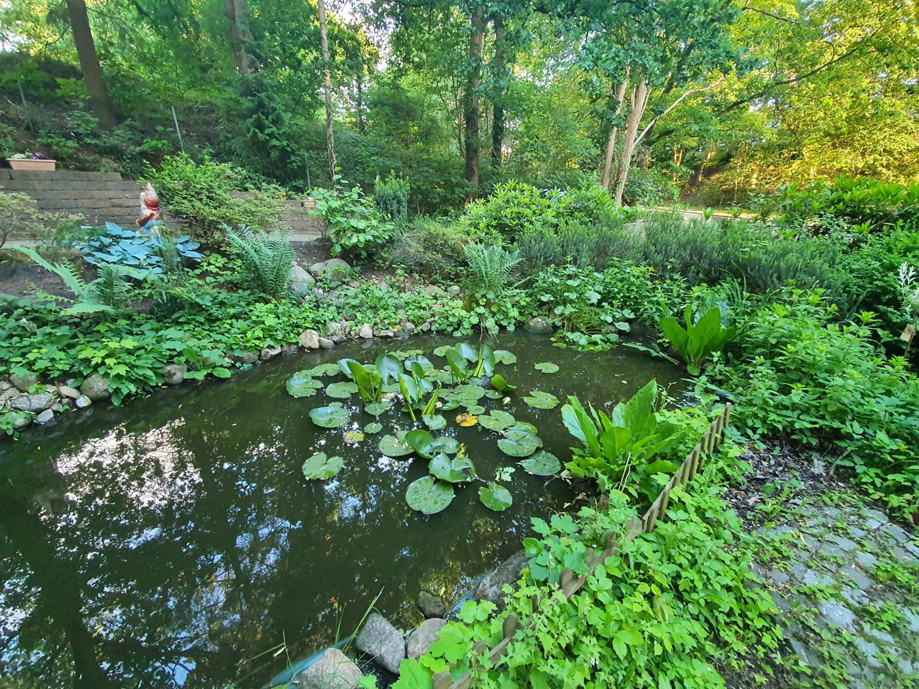 Apartment bei Hamburg bis 10 Personen mit Terasse und Gartennutzung.