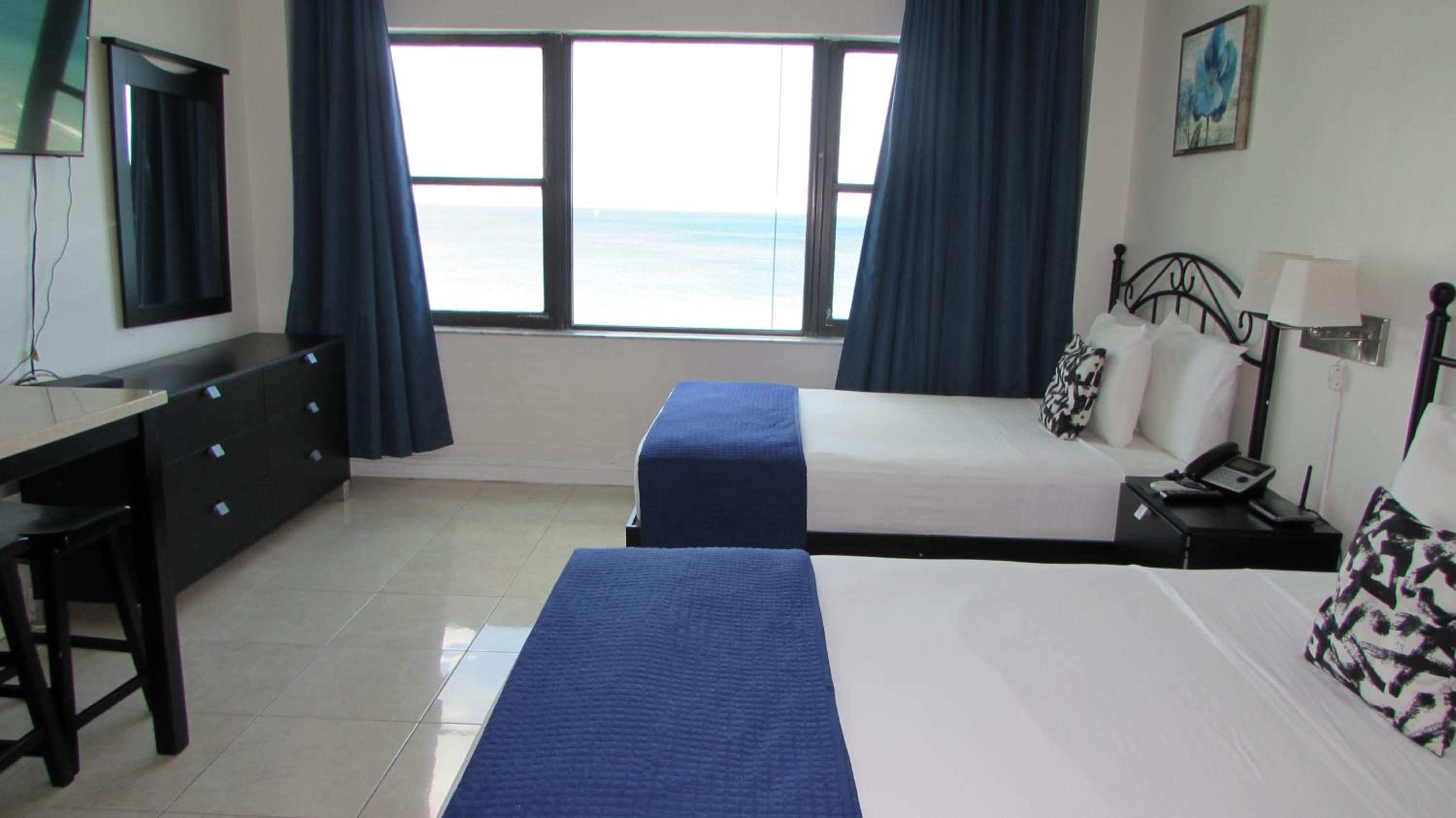Ocean Front Casablanca Studios with FULL KITCHENS & Beach access By BL Rentals
