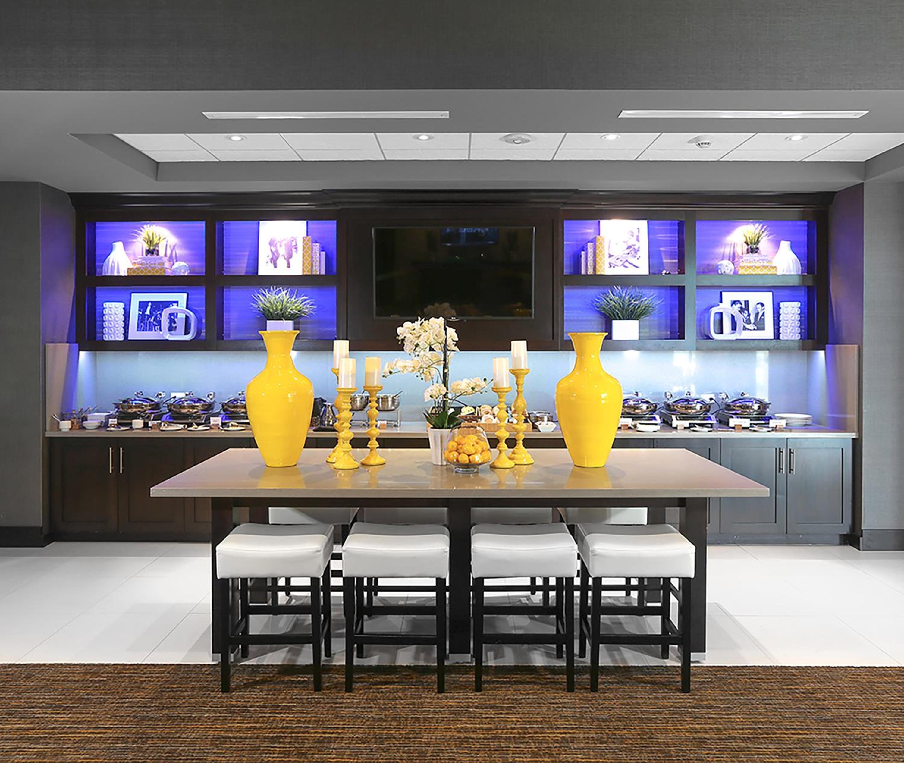 Peoria Vacations - Holiday Inn and Suites East Peoria, an IHG Hotel - Property Image 4