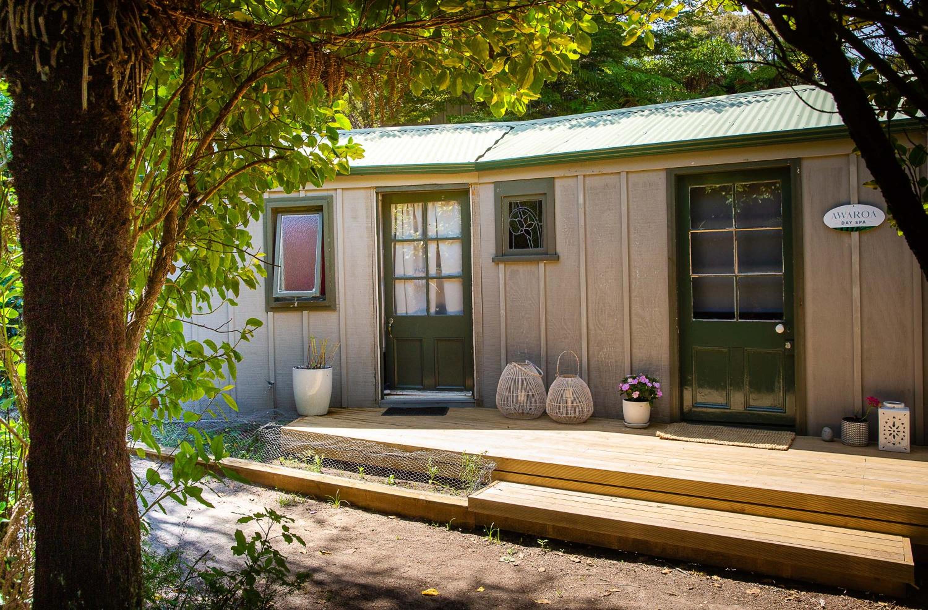 Awaroa Lodge