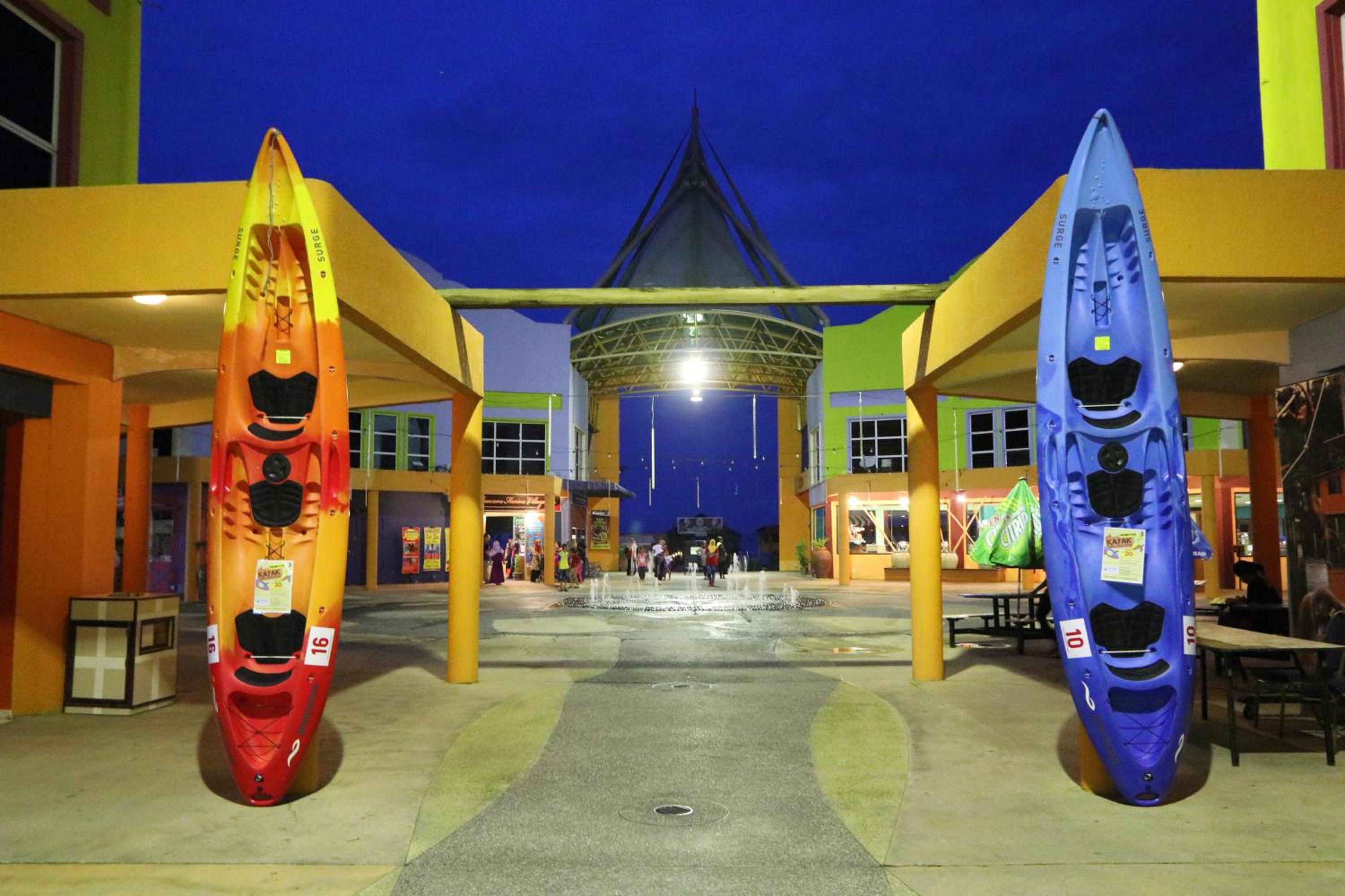 Bukit Merah Laketown Resort