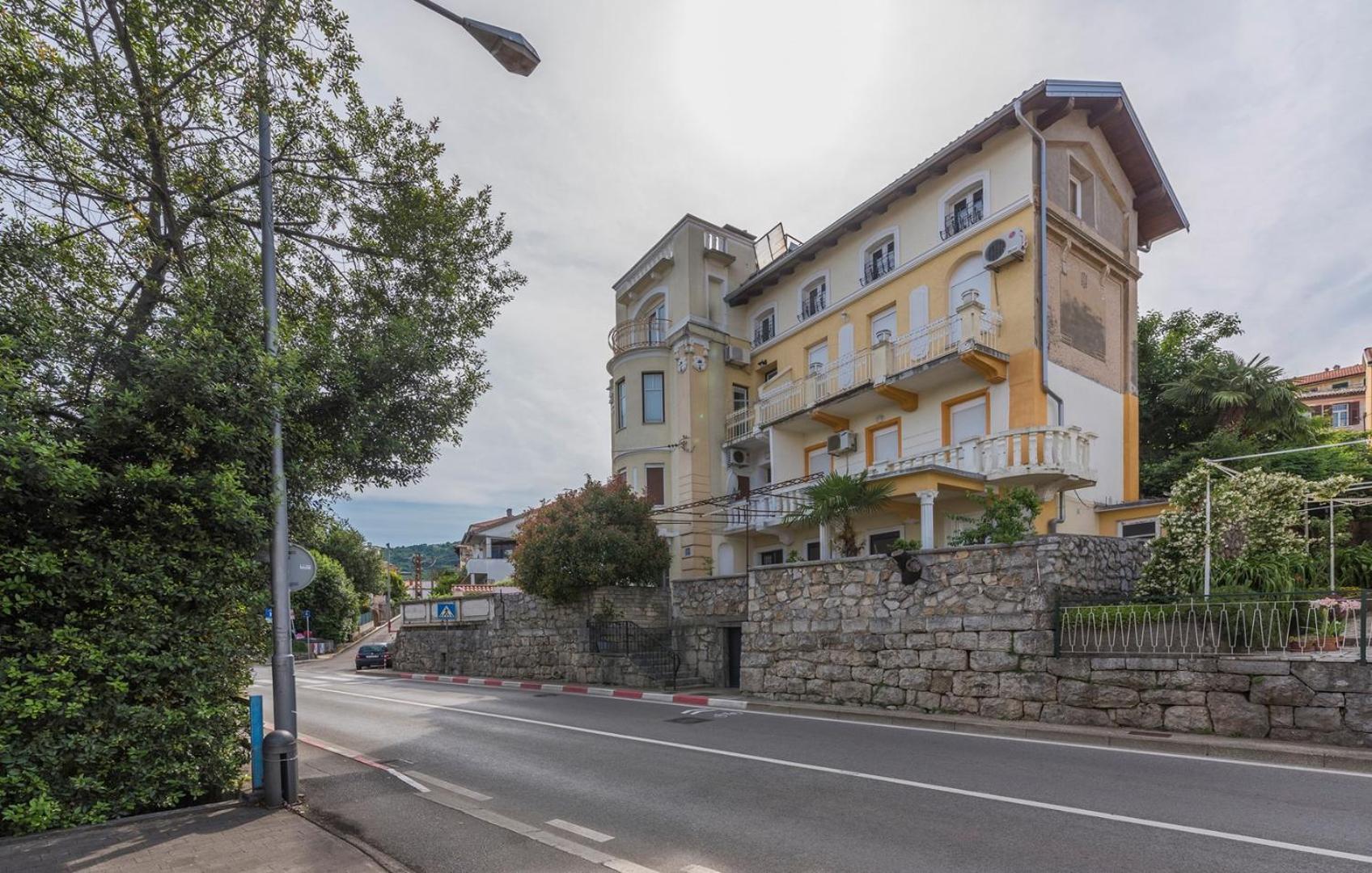 Hotel Tea Suite with Sea view - Image 1