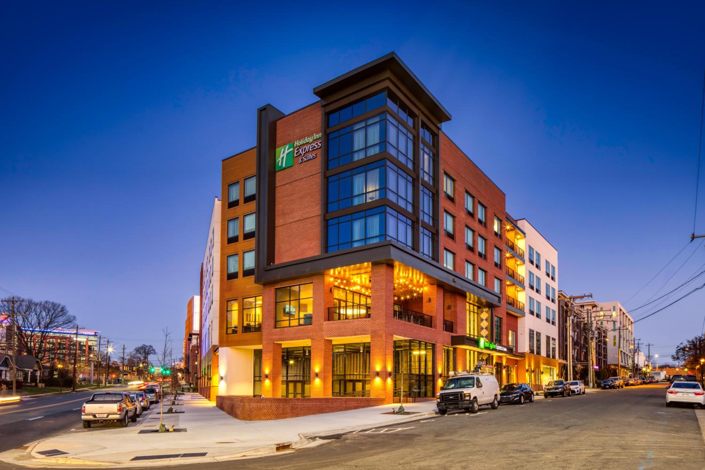 Hotel Holiday Inn Express & Suites - Charlotte - South End, an IHG Hotel - Image 1