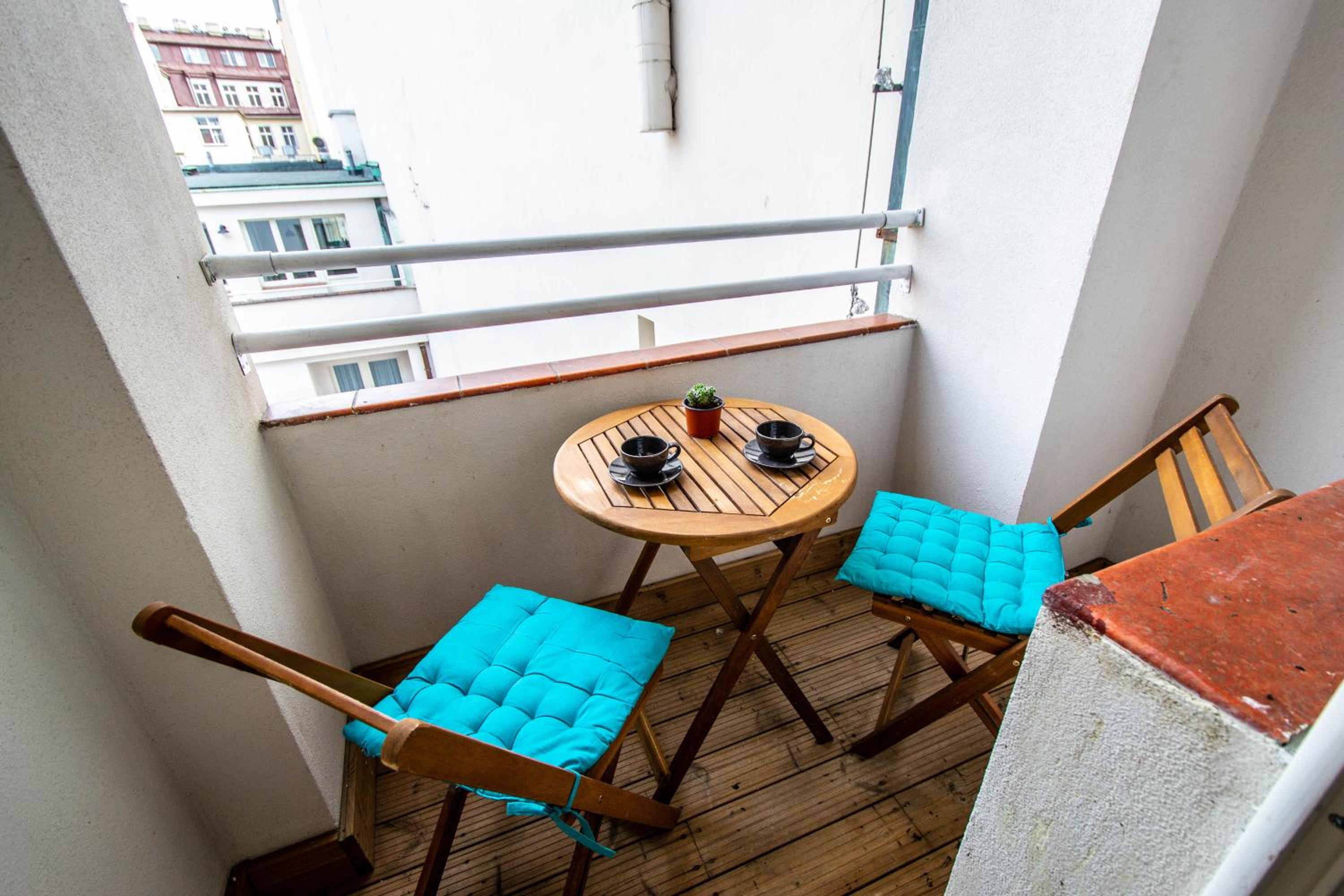 City Center Apartments near Synagogue