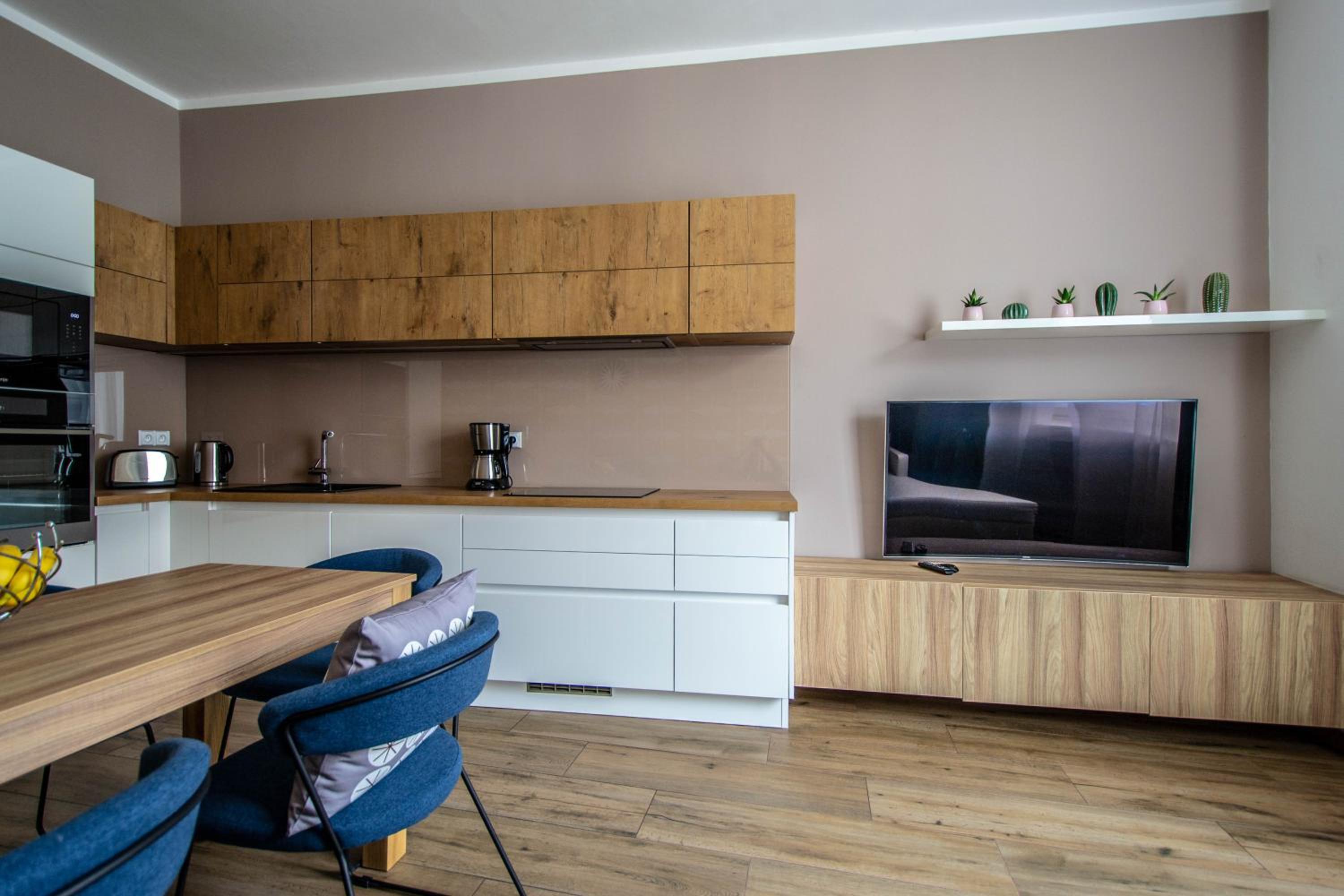 City Center Apartments near Synagogue