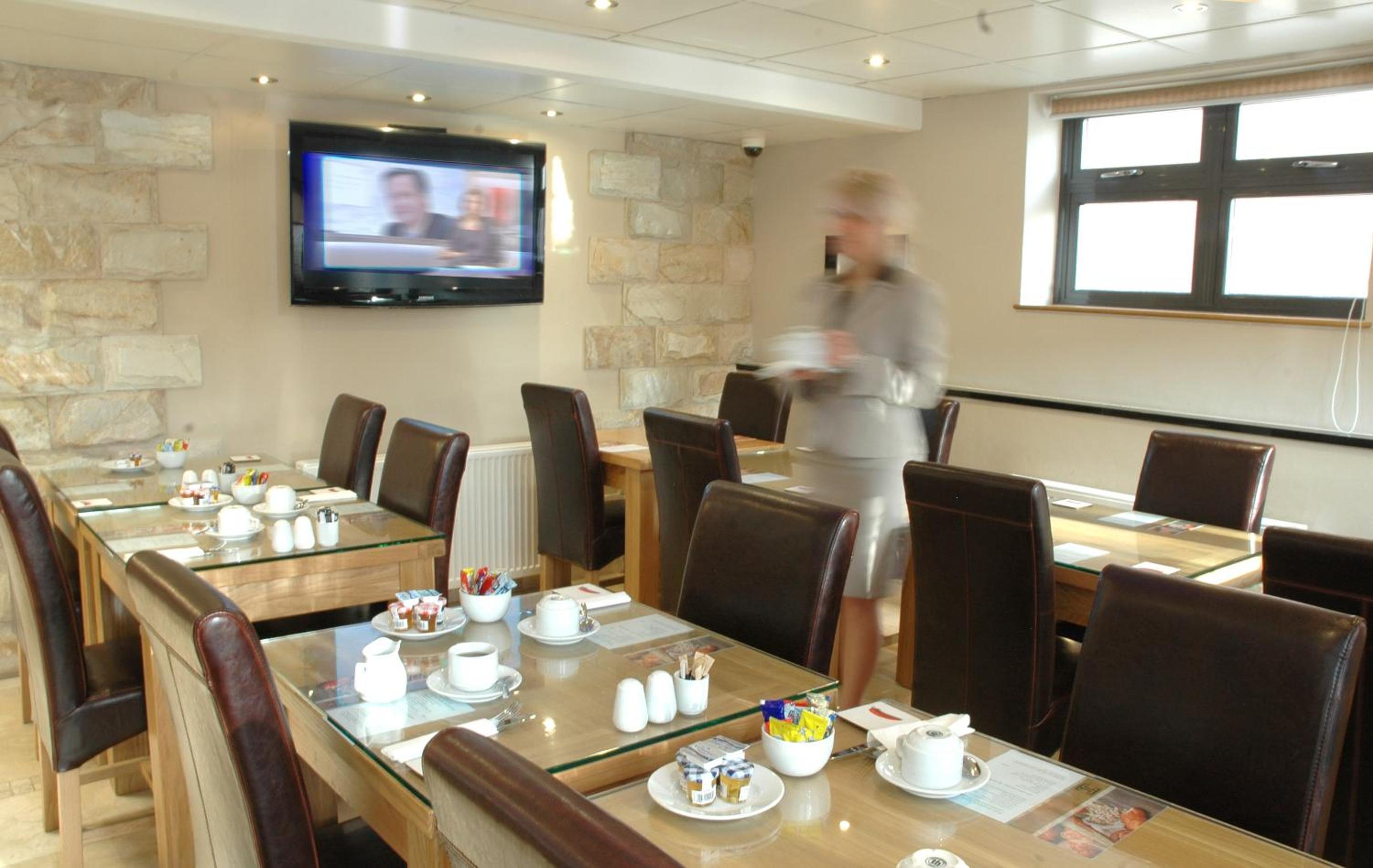 Hounslow Vacations - Homestay Hotel Heathrow - Property Image 7