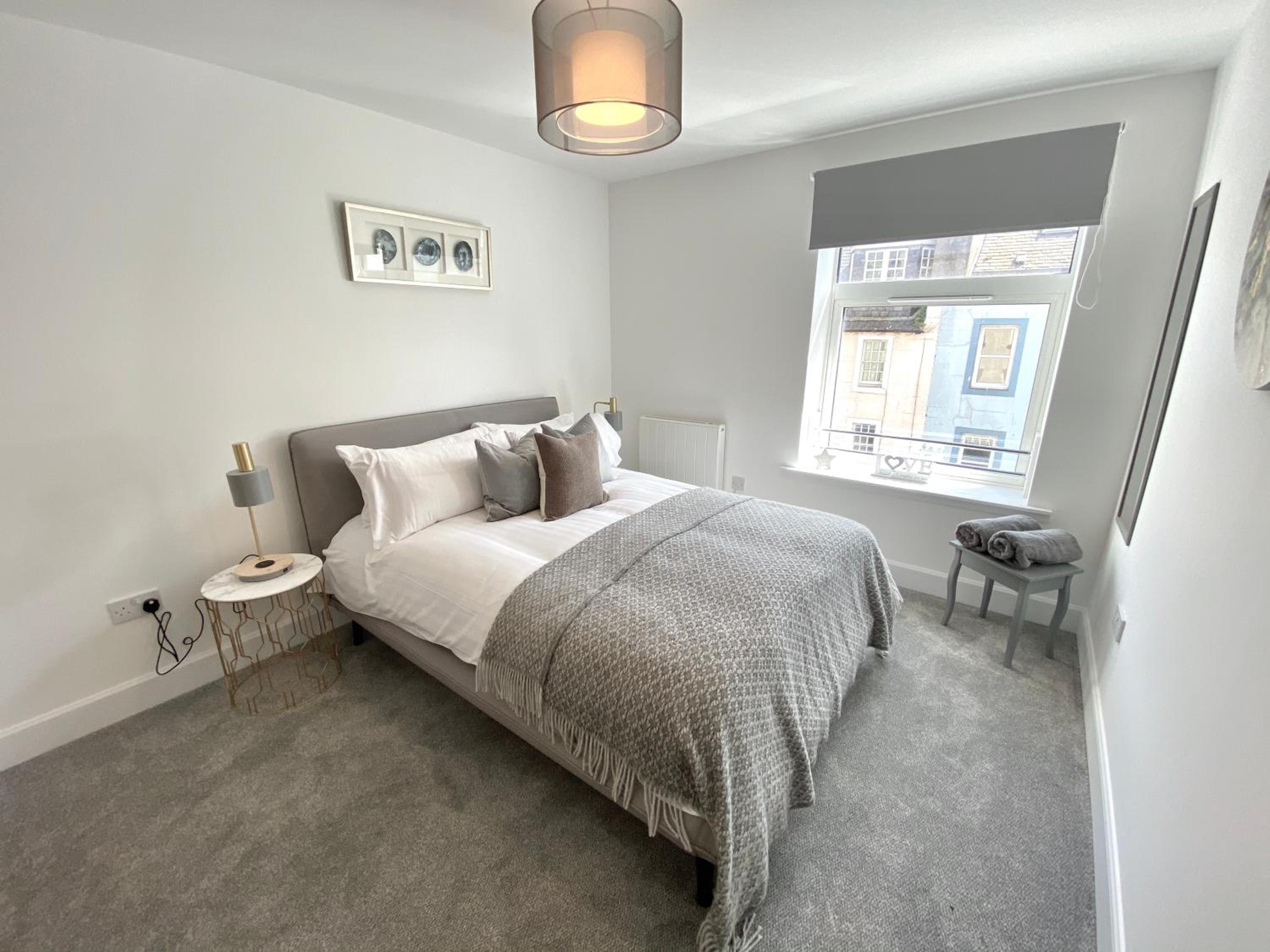 High Street Stylish City Centre Apartment, 2 Bed view 4