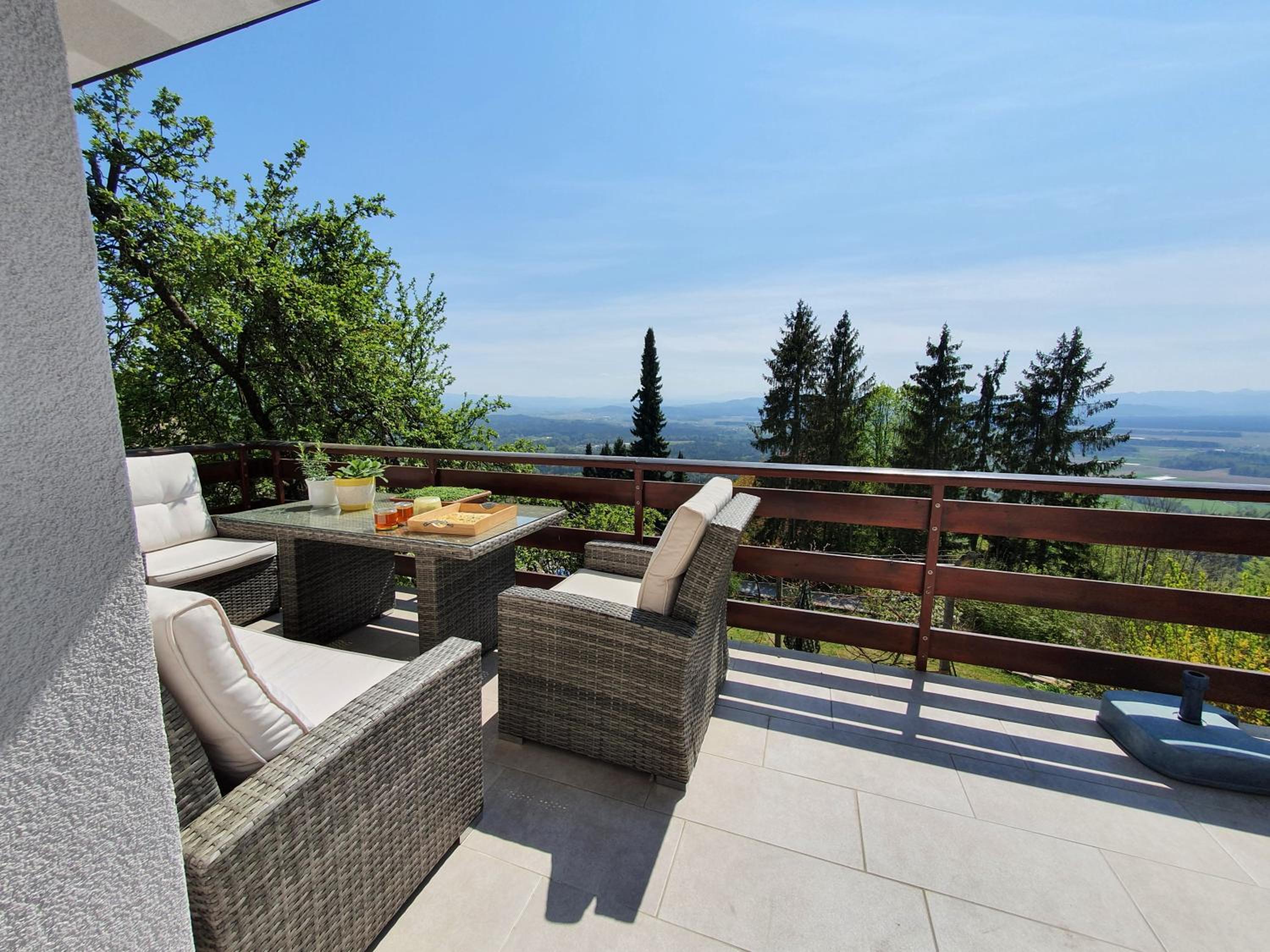 Veronica's place in the mountains view 2