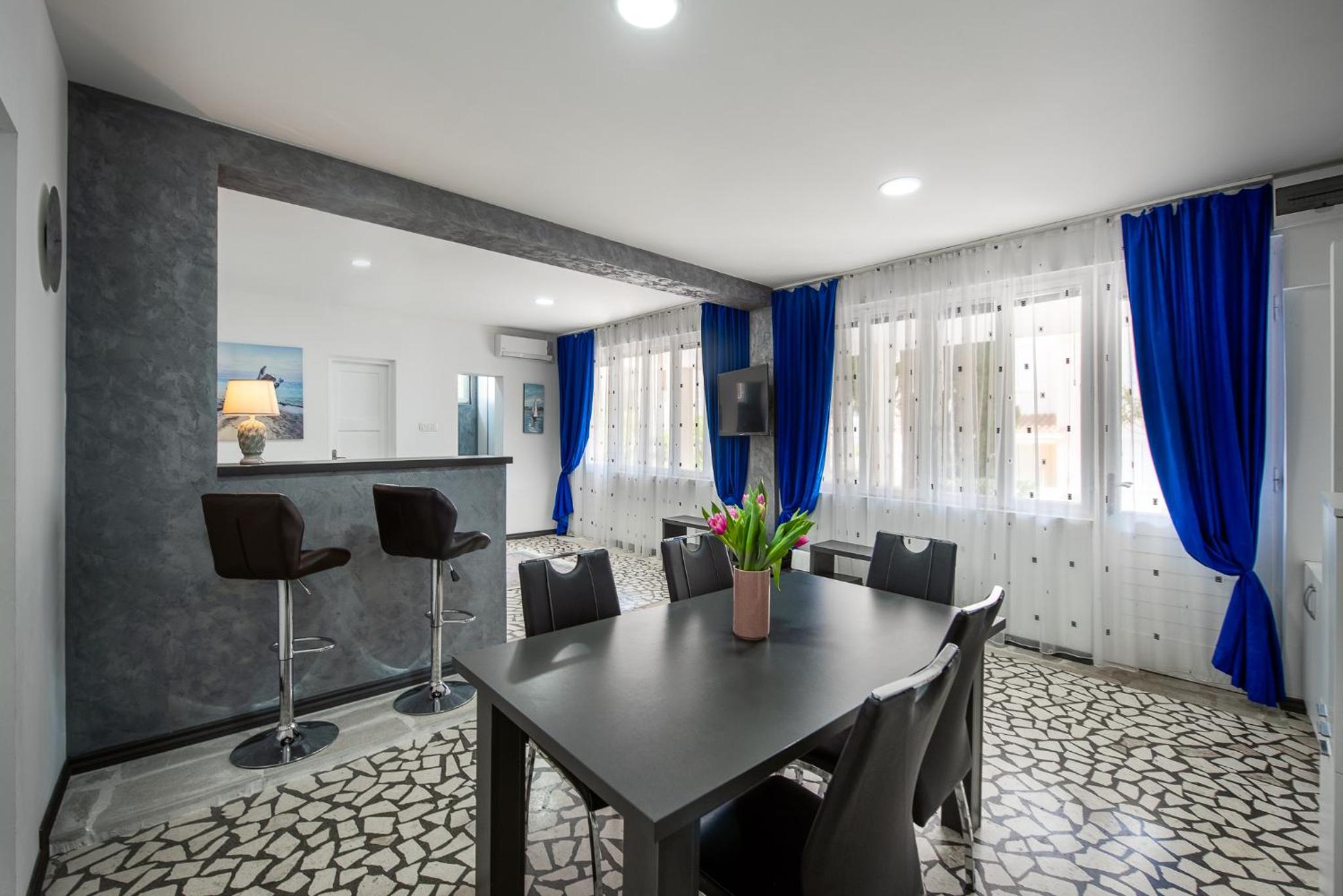 Mediterranean vacation home with pool Petrovac