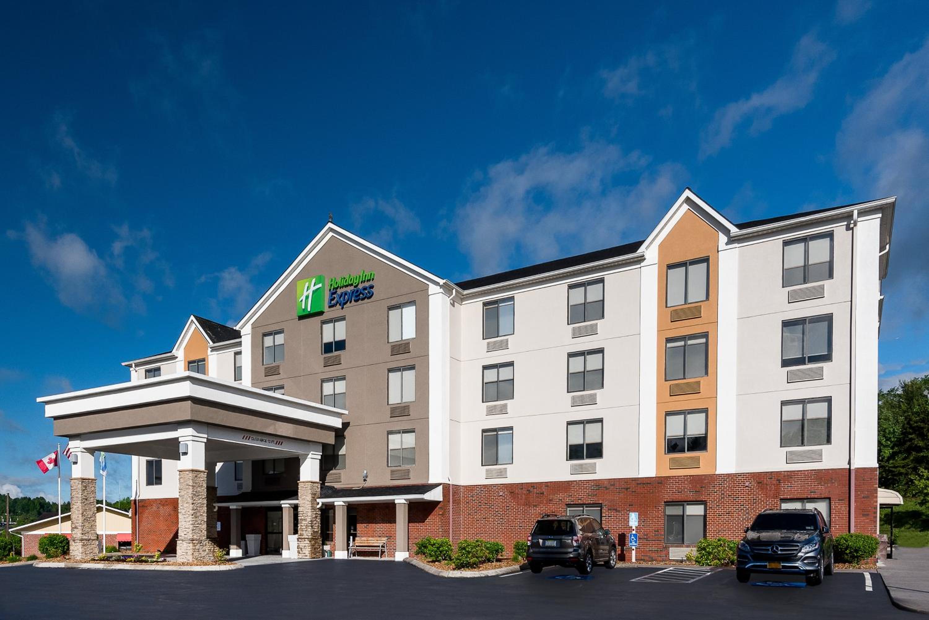 Hillsville Vacations - Holiday Inn Express Hillsville, an IHG Hotel - Property Image 17