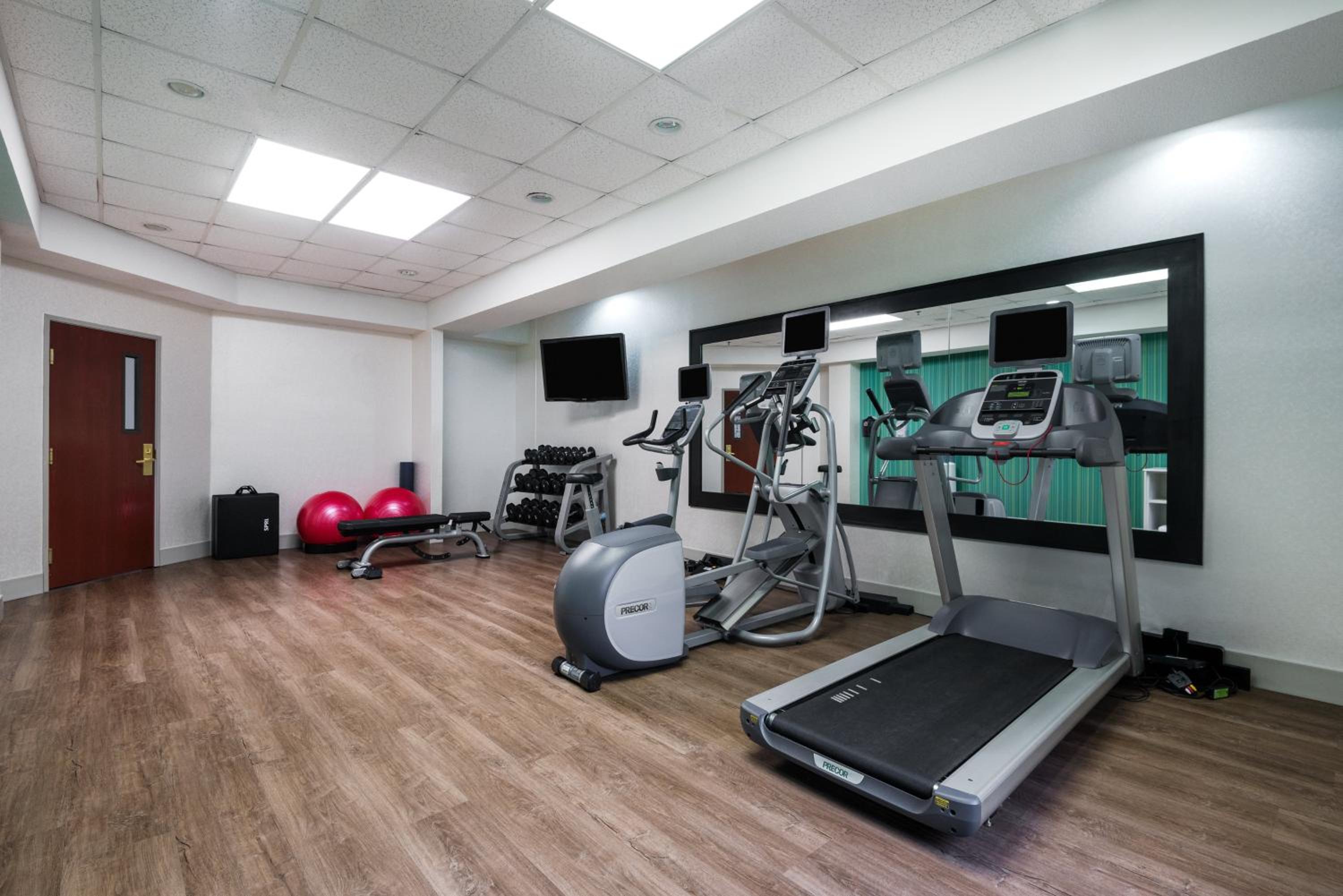 Hillsville Vacations - Holiday Inn Express Hillsville, an IHG Hotel - Property Image 30