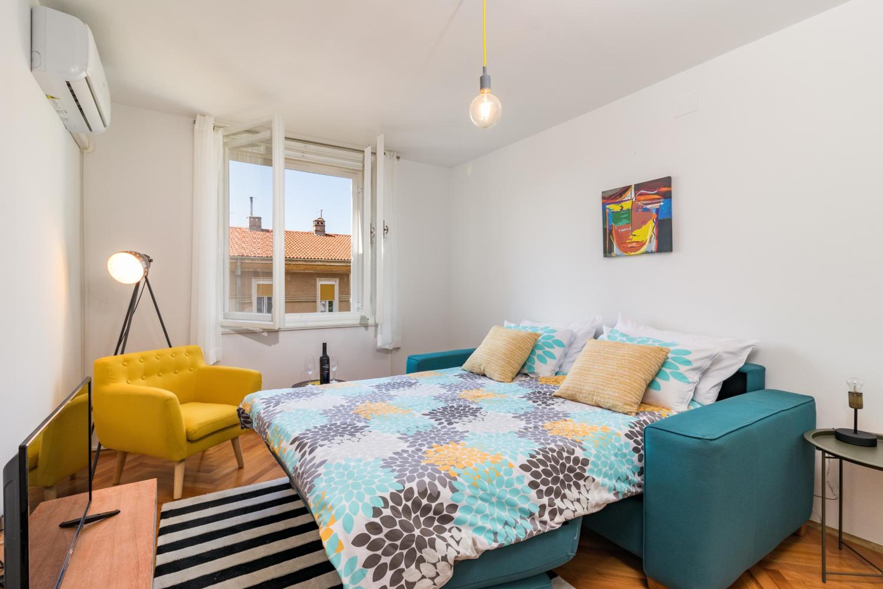 Quirky Apartment Arena with parking view 2