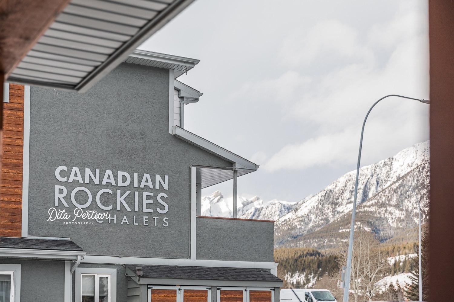 Canadian Rockies Chalets by Trilink - 2 & 3 Bedroom Condos - Self Check-In - Walking Distance to Downtown - Free Parking - Pet-Friendly - No AC