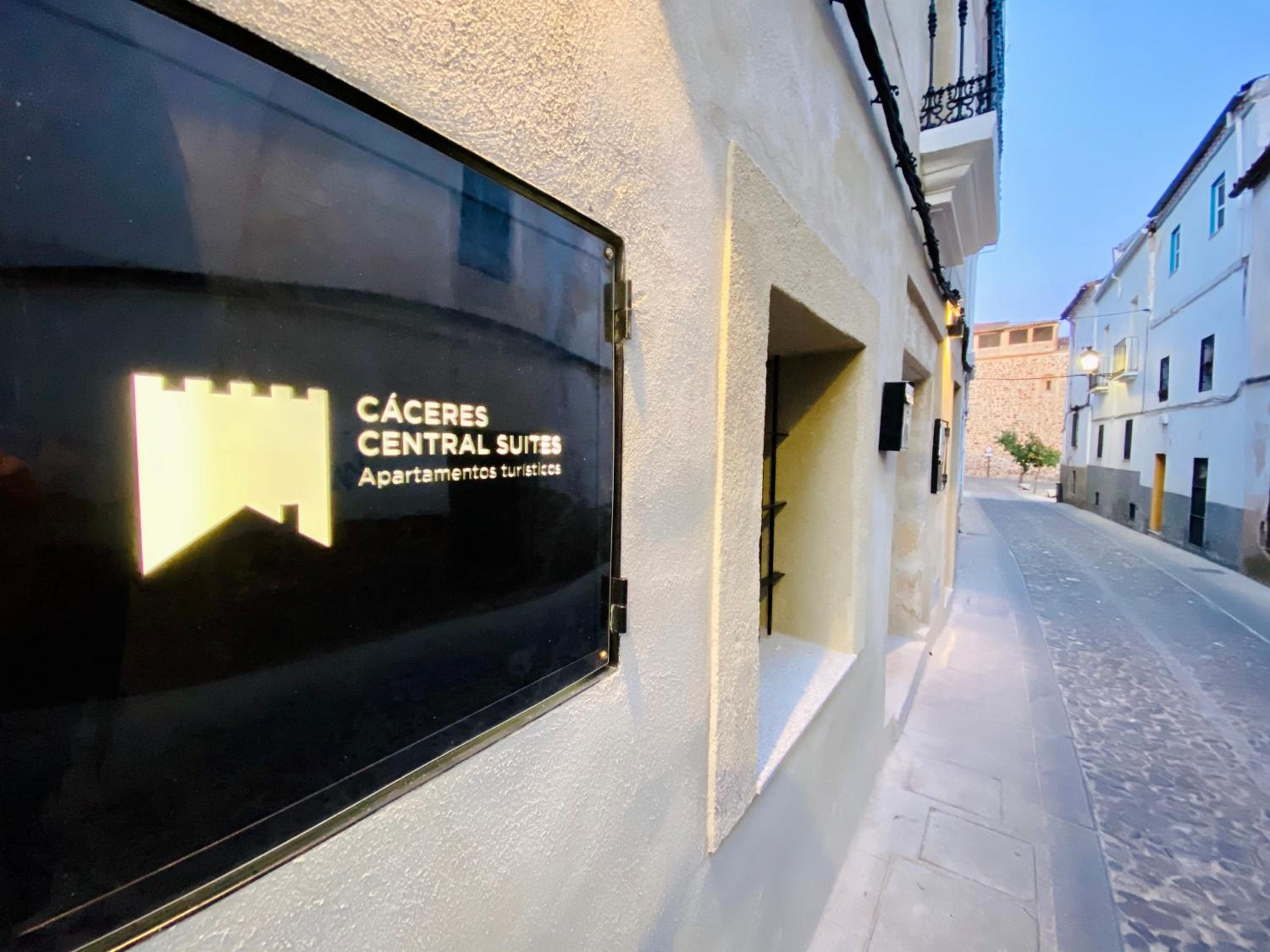 Apartamentos Cáceres Central Suites