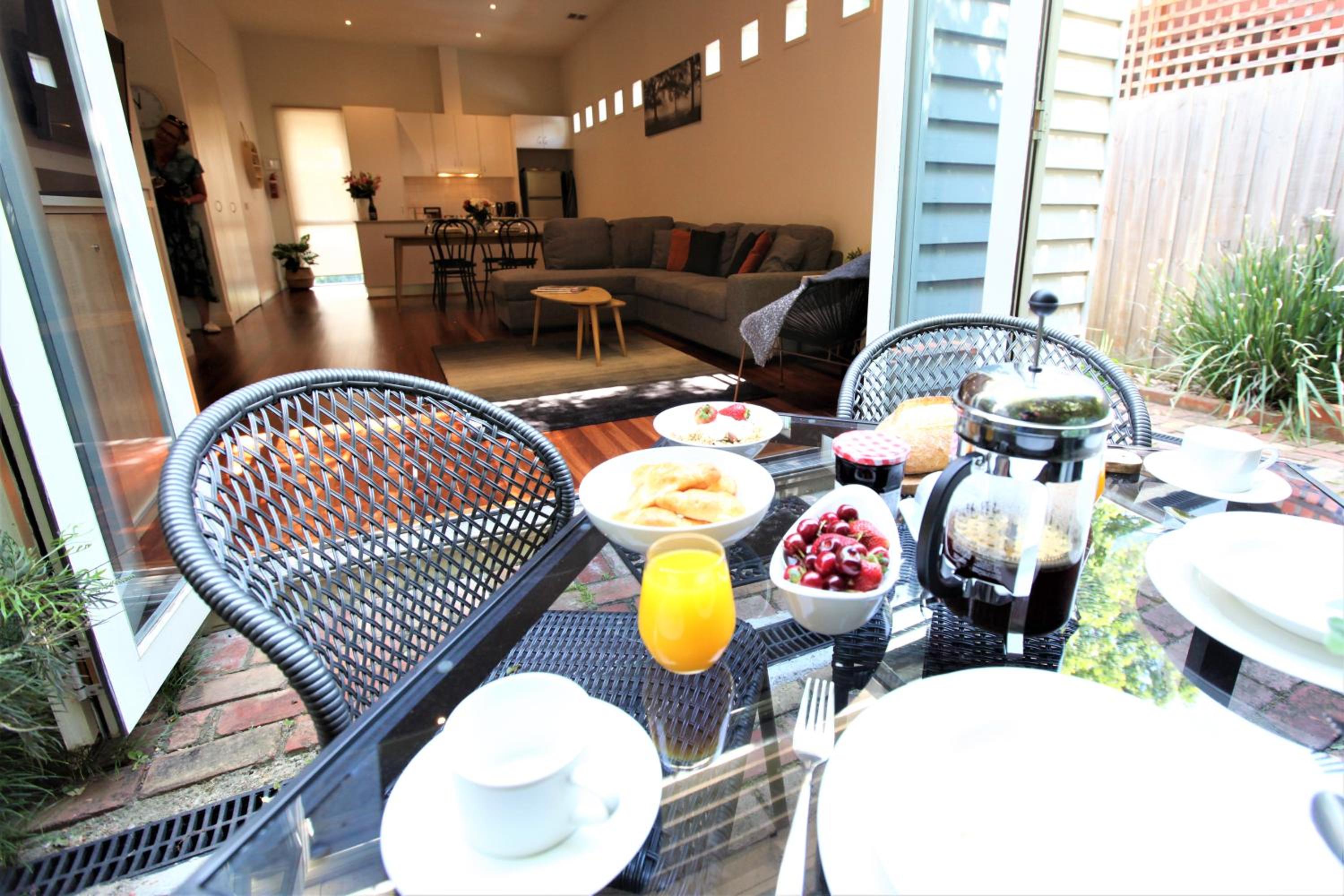 Healesville House - Magnolia House